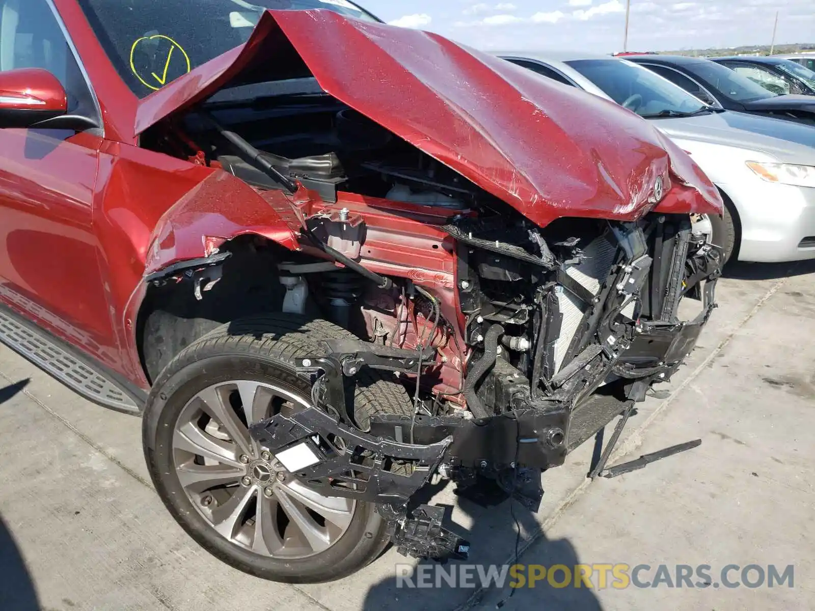 9 Photograph of a damaged car 4JGFB4KB3LA212573 MERCEDES-BENZ GLE-CLASS 2020