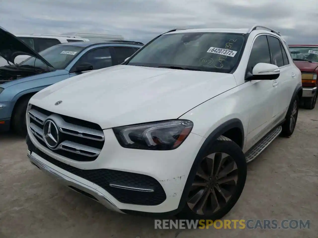 2 Photograph of a damaged car 4JGFB4KB4LA033913 MERCEDES-BENZ GLE-CLASS 2020