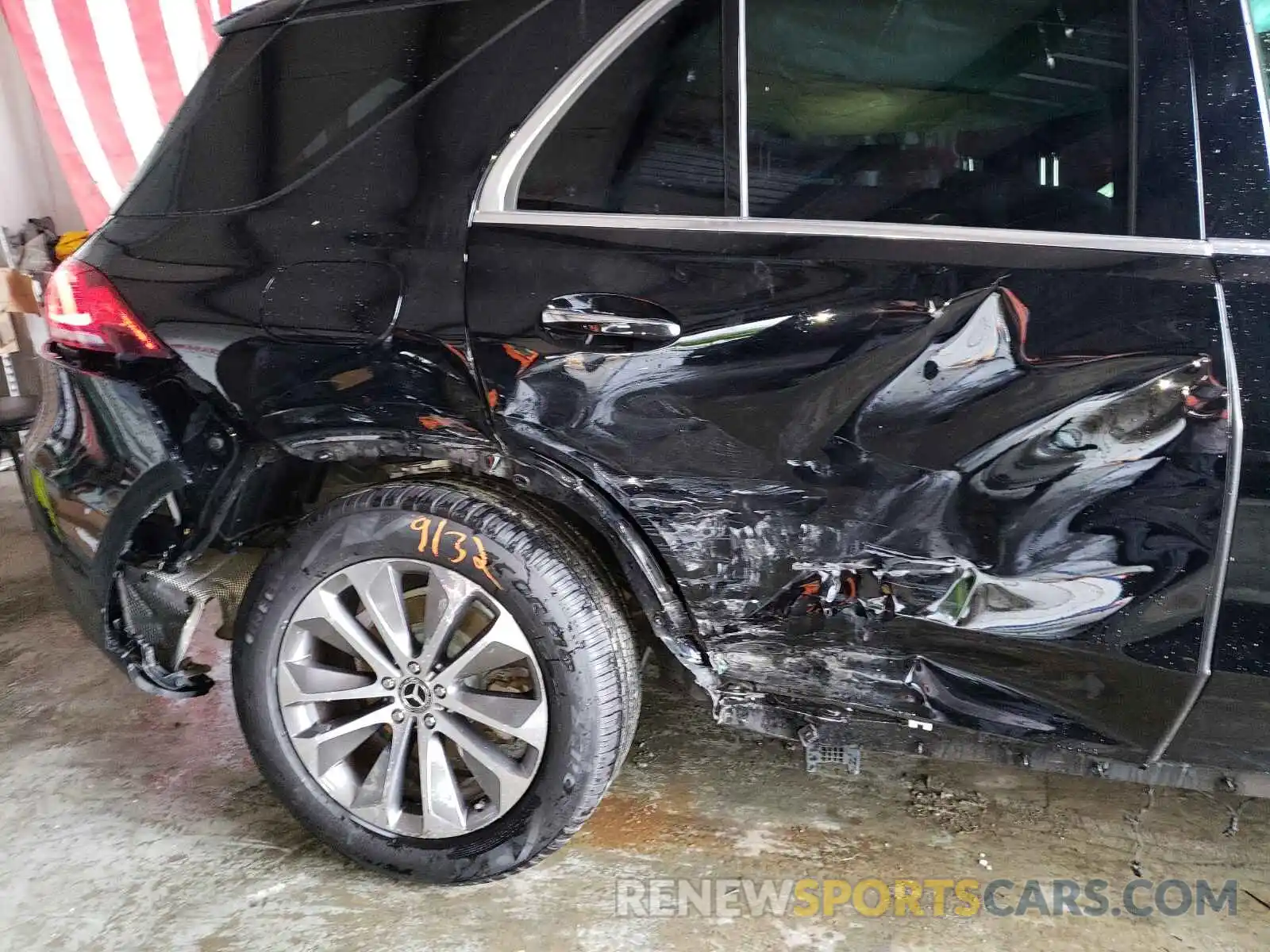 9 Photograph of a damaged car 4JGFB4KB4LA070119 MERCEDES-BENZ GLE-CLASS 2020