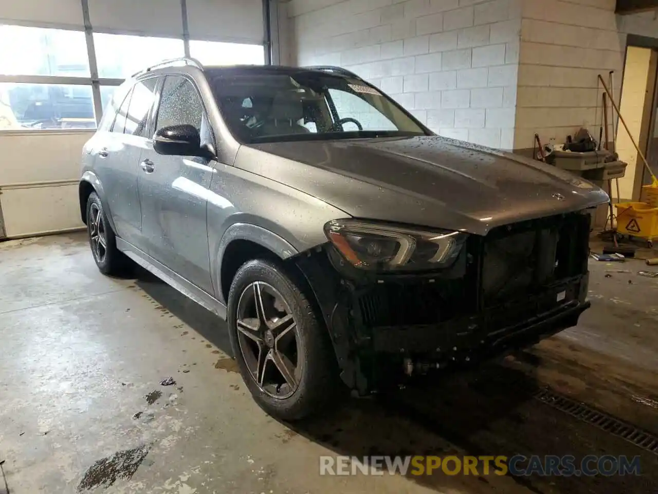 1 Photograph of a damaged car 4JGFB4KB7LA008617 MERCEDES-BENZ GLE-CLASS 2020