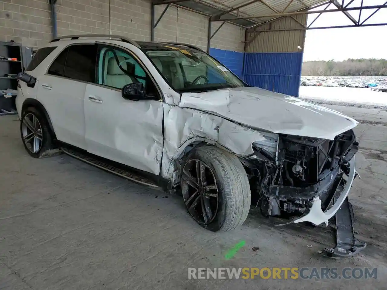 4 Photograph of a damaged car 4JGFB4KB7LA028575 MERCEDES-BENZ GLE-CLASS 2020