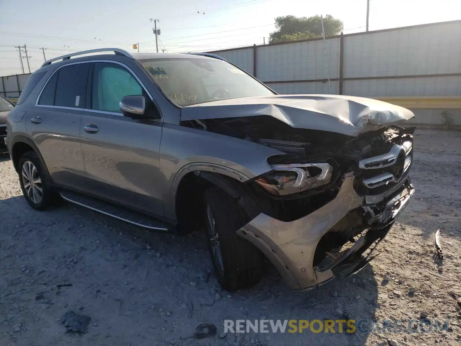 1 Photograph of a damaged car 4JGFB4KB8LA053663 MERCEDES-BENZ GLE-CLASS 2020