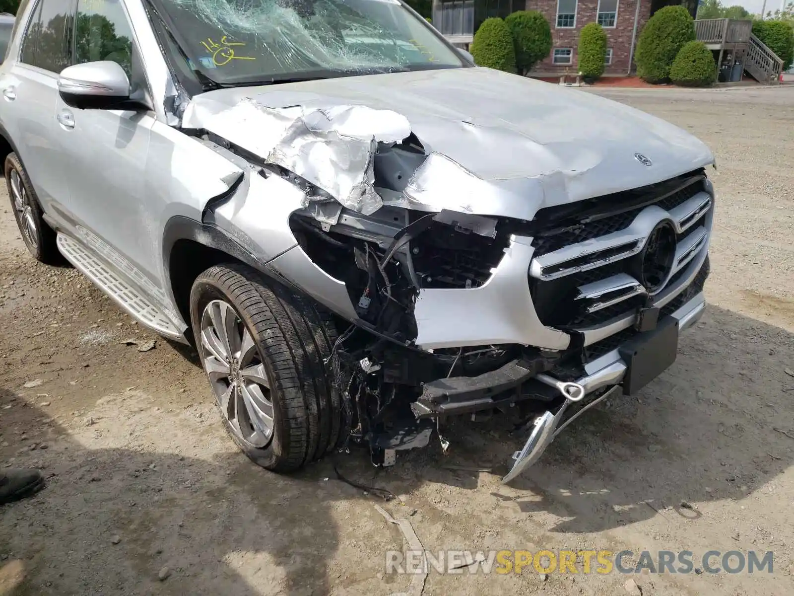 9 Photograph of a damaged car 4JGFB4KB8LA069703 MERCEDES-BENZ GLE-CLASS 2020