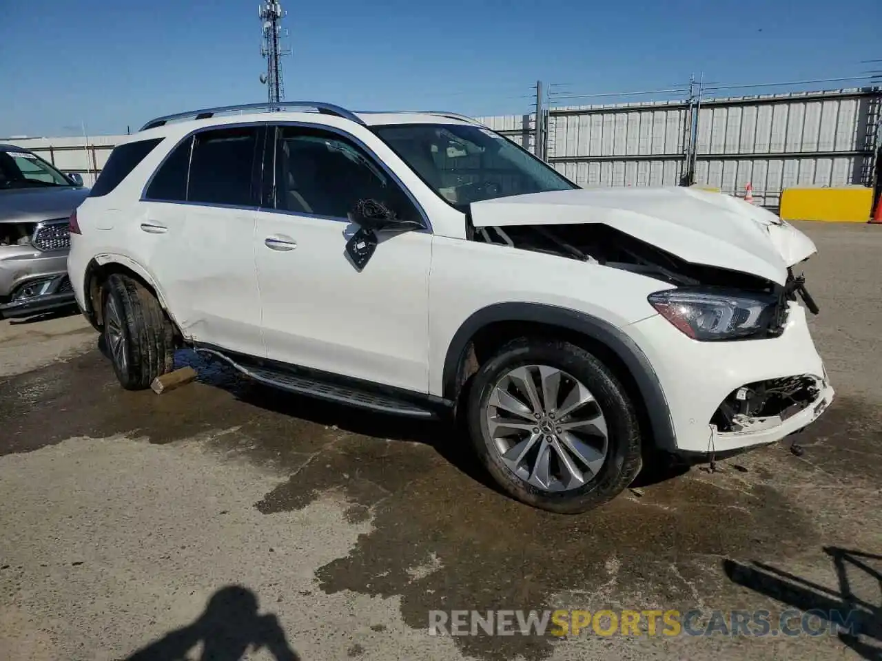 4 Photograph of a damaged car 4JGFB4KB8LA078742 MERCEDES-BENZ GLE-CLASS 2020