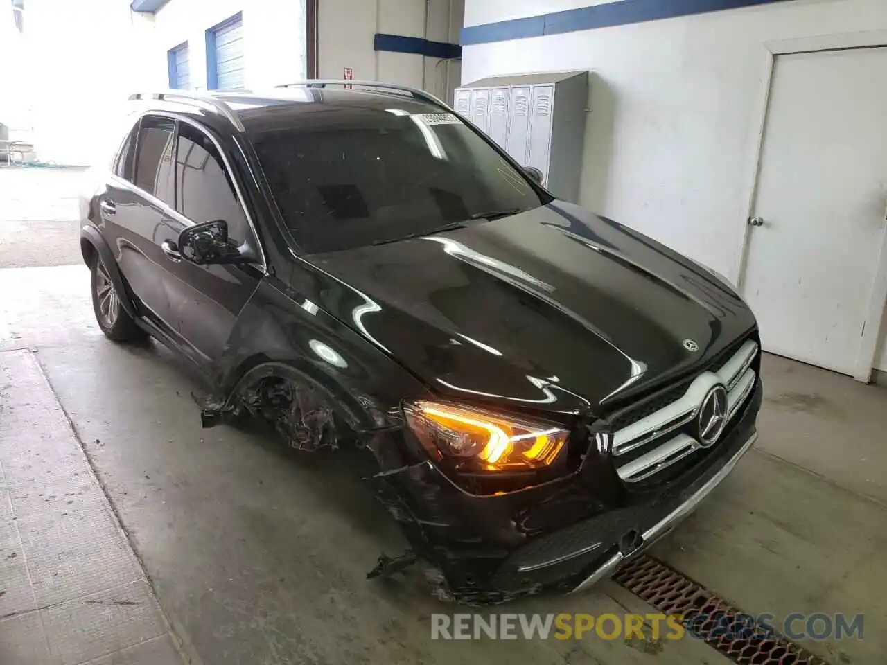 1 Photograph of a damaged car 4JGFB4KB8LA218465 MERCEDES-BENZ GLE-CLASS 2020