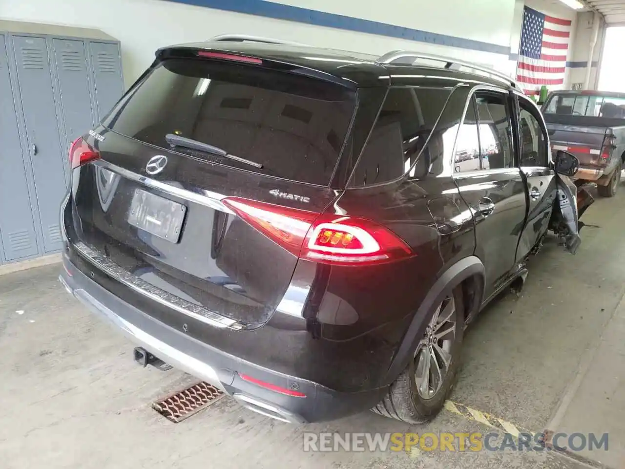 4 Photograph of a damaged car 4JGFB4KB8LA218465 MERCEDES-BENZ GLE-CLASS 2020