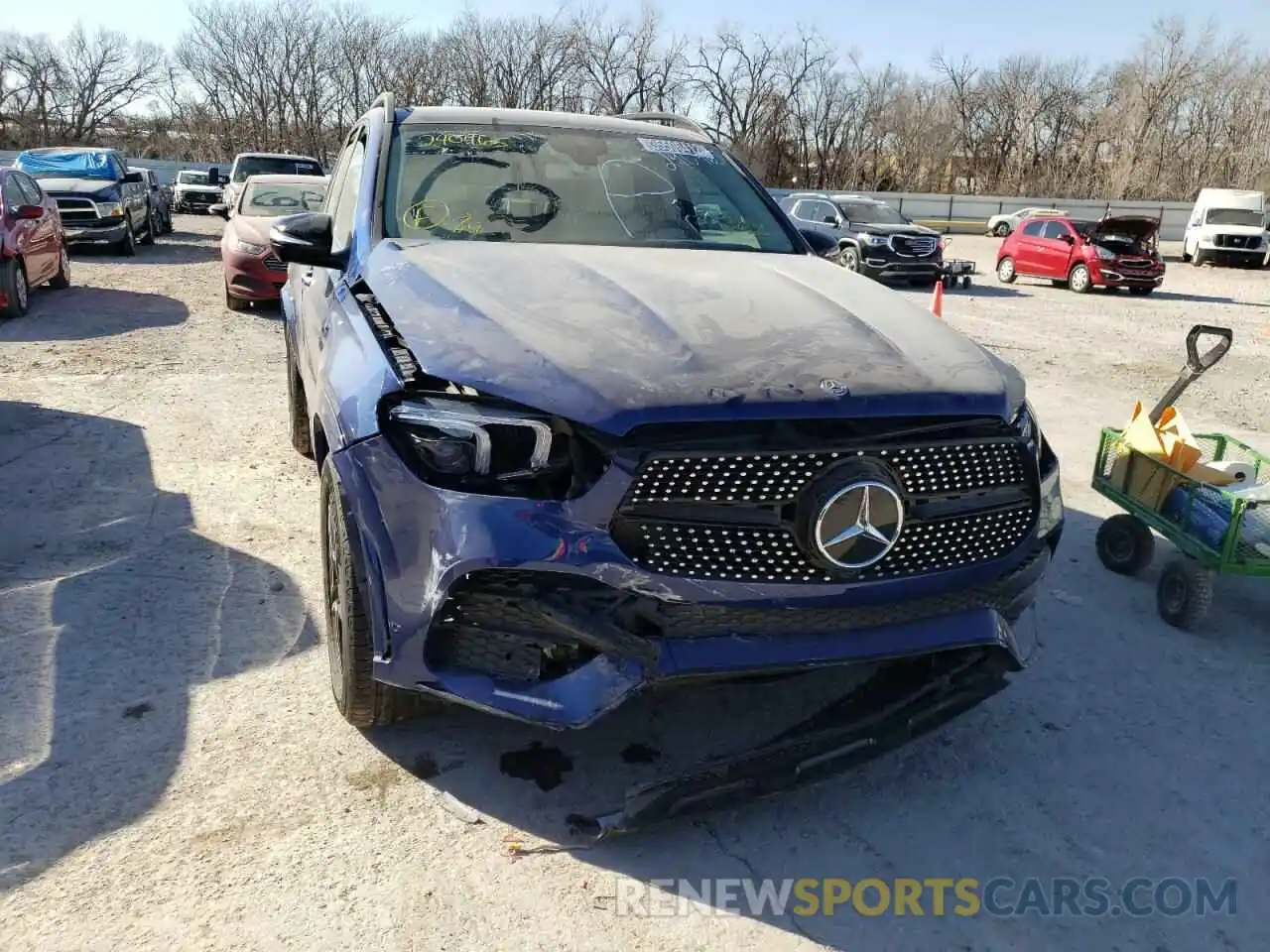 9 Photograph of a damaged car 4JGFB4KB8LA240465 MERCEDES-BENZ GLE-CLASS 2020