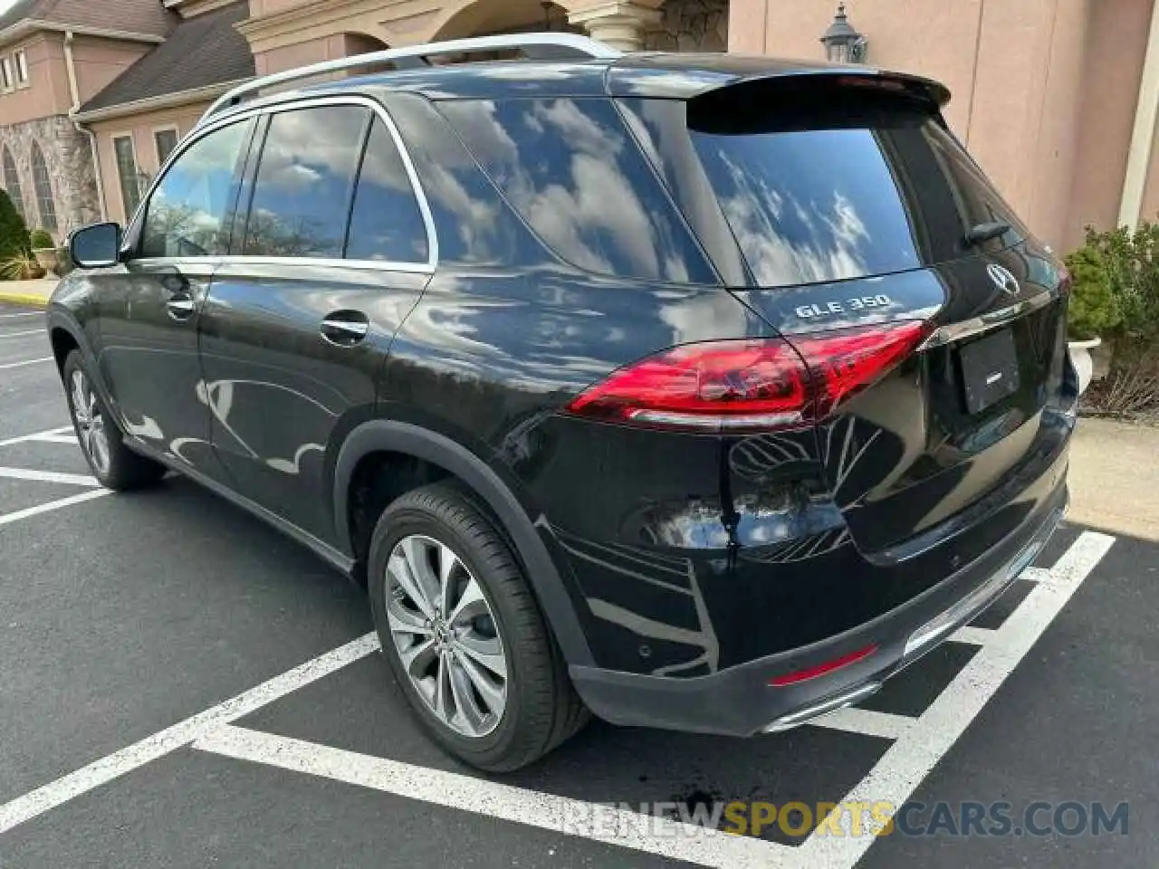 2 Photograph of a damaged car 4JGFB4KBXLA070299 MERCEDES-BENZ GLE-CLASS 2020