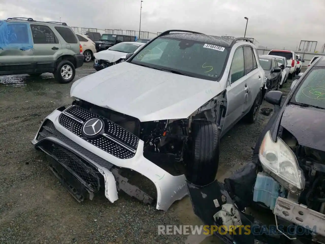 2 Photograph of a damaged car 4JGFB4KBXLA218046 MERCEDES-BENZ GLE-CLASS 2020