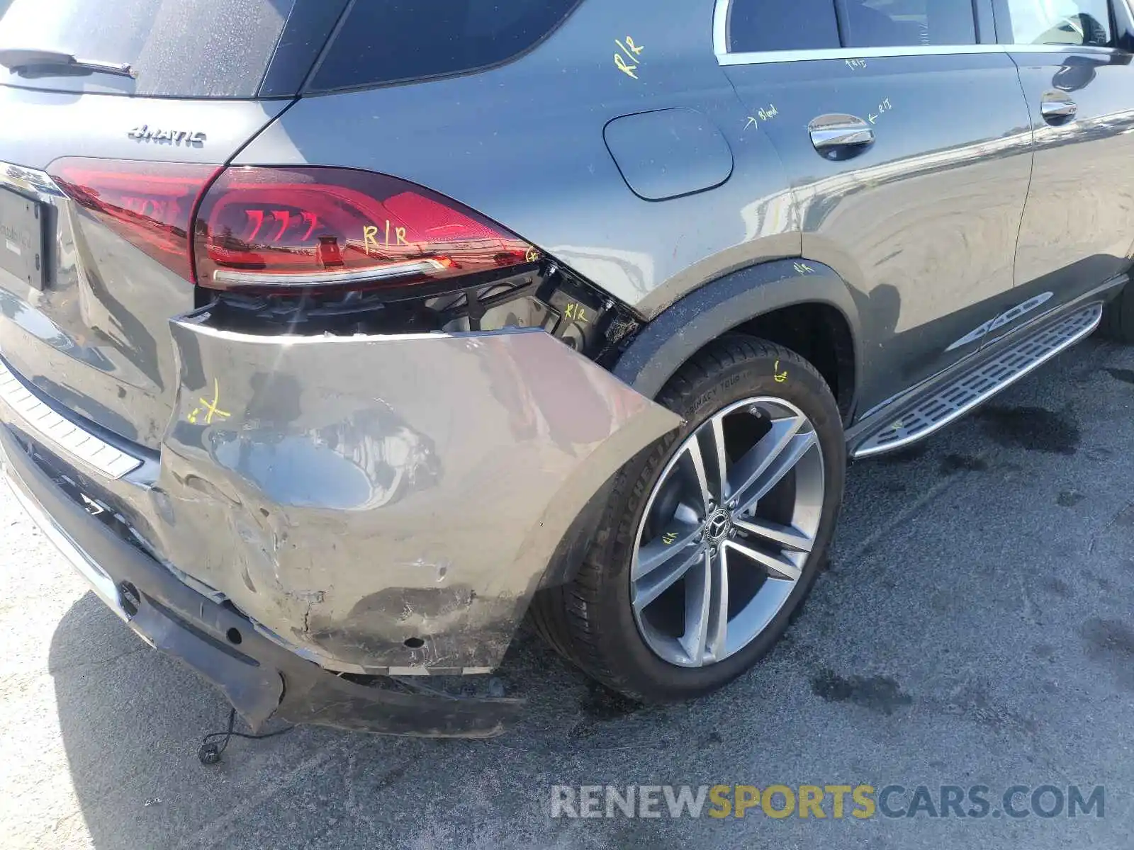 9 Photograph of a damaged car 4JGFB4KE5LA086288 MERCEDES-BENZ GLE-CLASS 2020