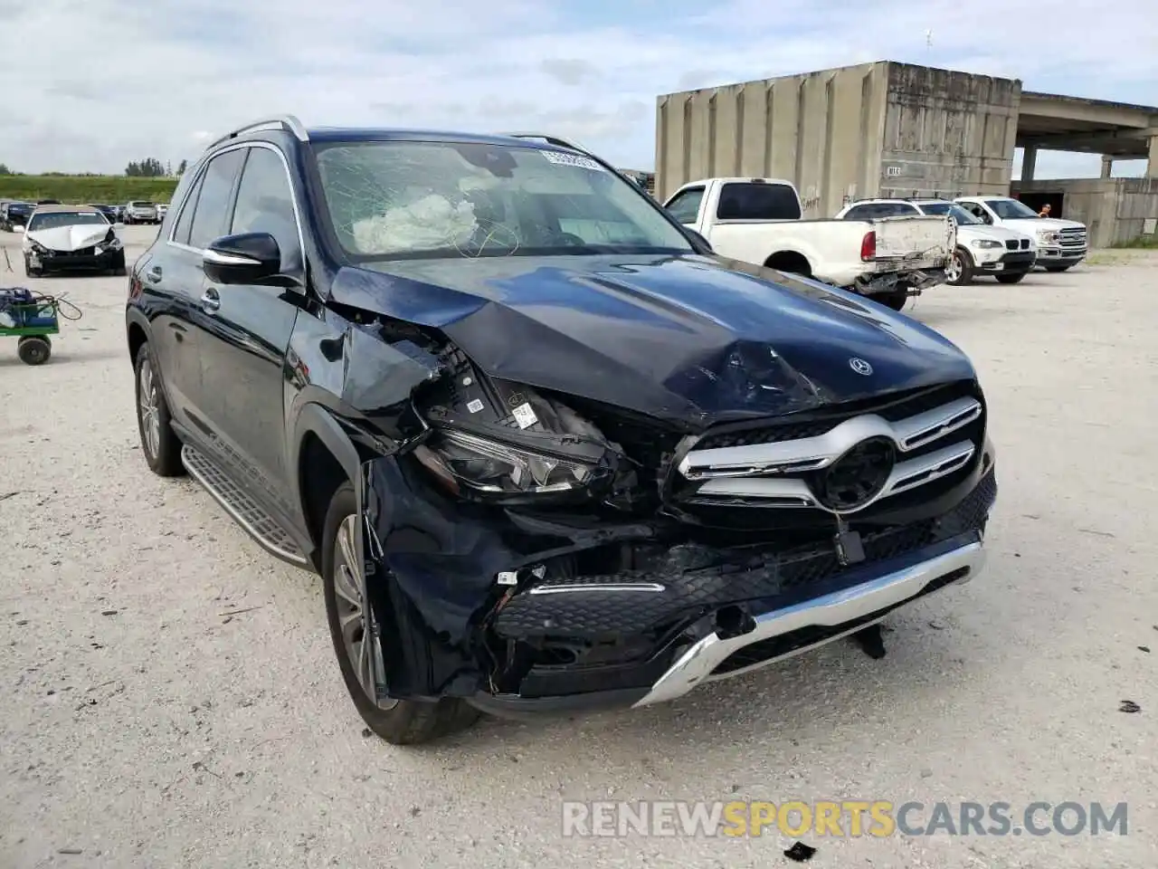 9 Photograph of a damaged car 4JGFB4KE8LA030023 MERCEDES-BENZ GLE-CLASS 2020