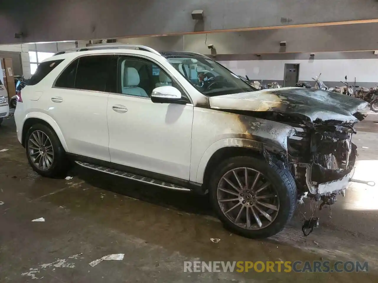 4 Photograph of a damaged car 4JGFB4KE8LA185512 MERCEDES-BENZ GLE-CLASS 2020