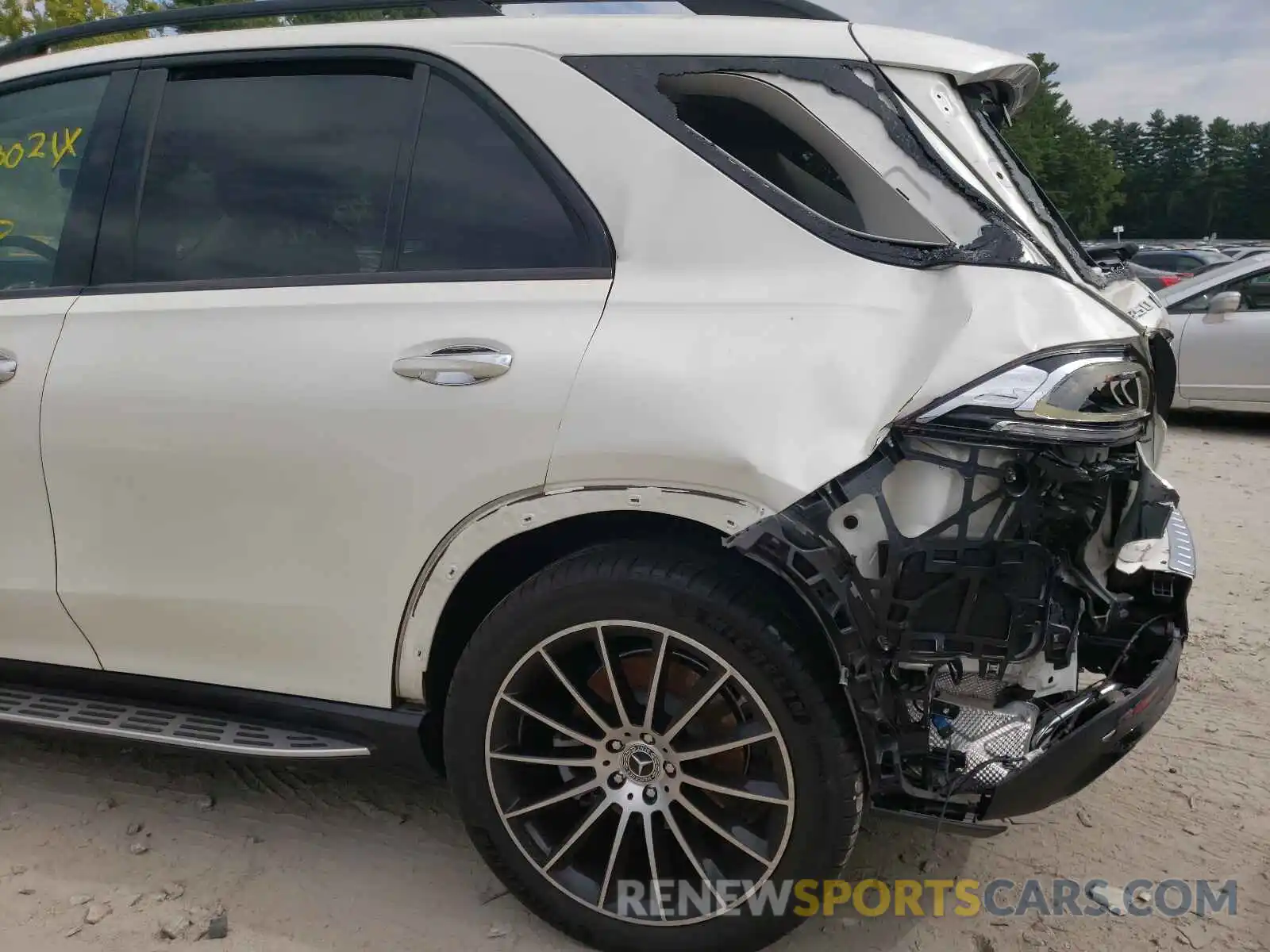 9 Photograph of a damaged car 4JGFB4KEXLA033330 MERCEDES-BENZ GLE-CLASS 2020