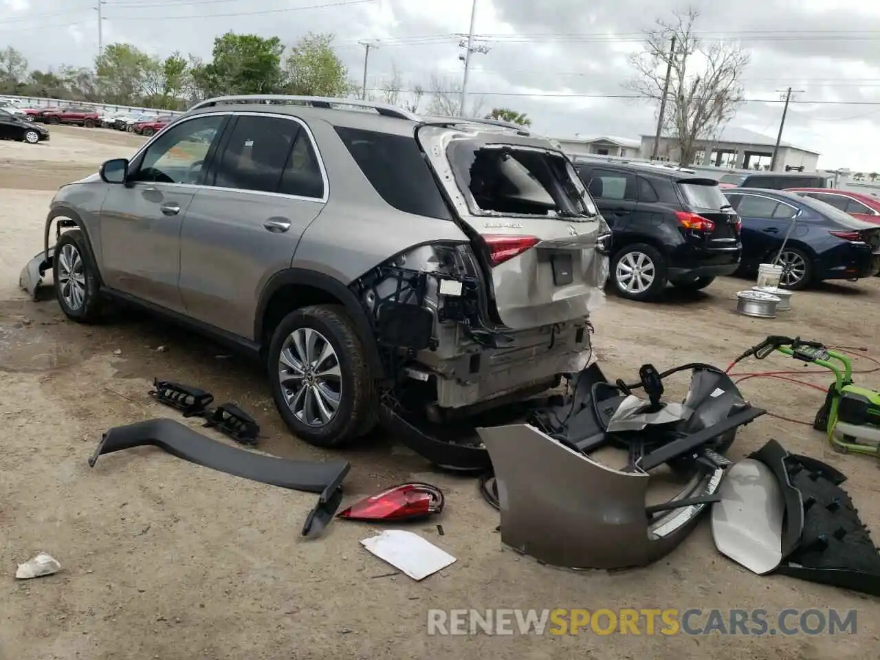 3 Photograph of a damaged car 4JGFB5KB1LA111540 MERCEDES-BENZ GLE-CLASS 2020