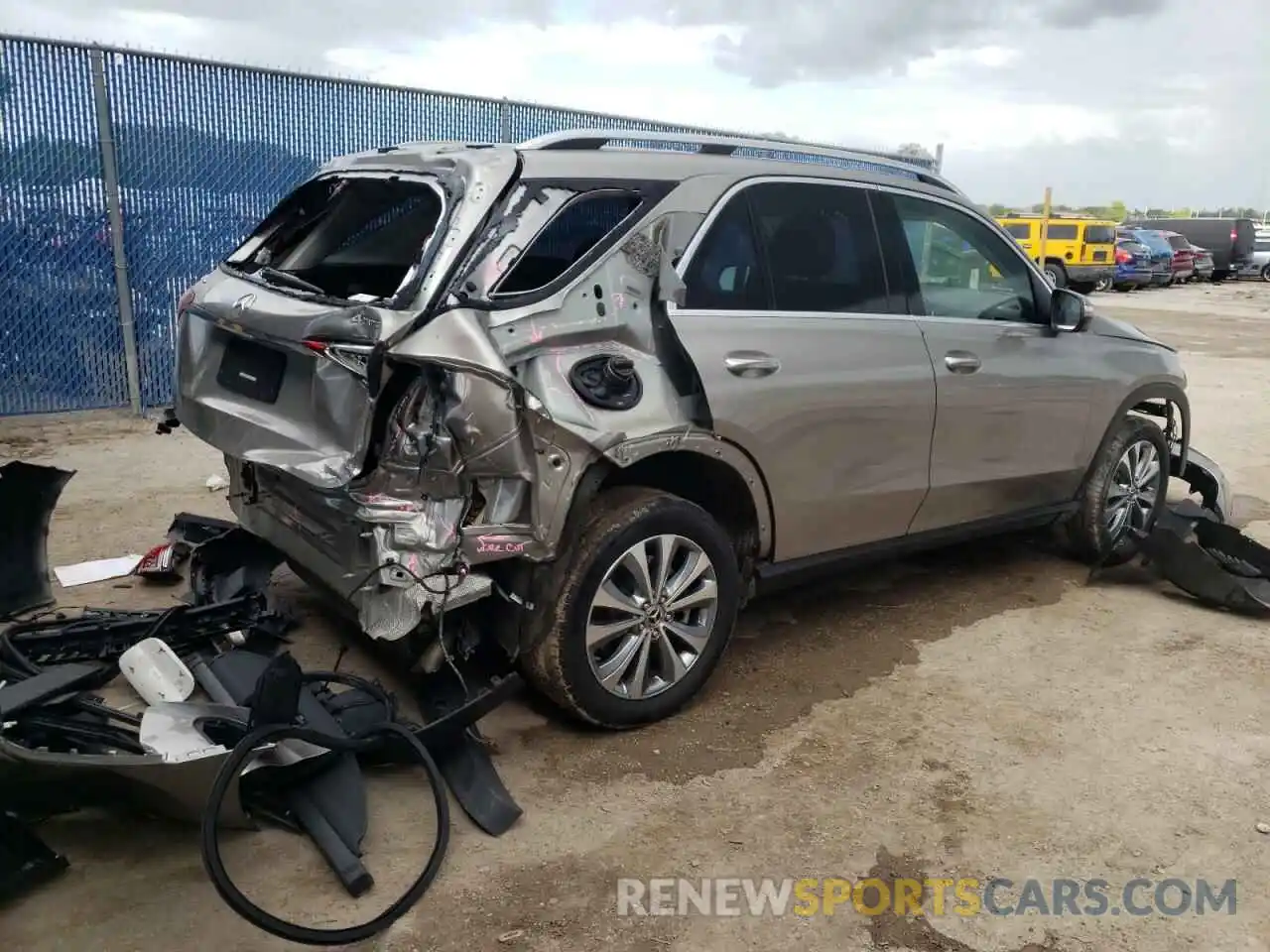 4 Photograph of a damaged car 4JGFB5KB1LA111540 MERCEDES-BENZ GLE-CLASS 2020