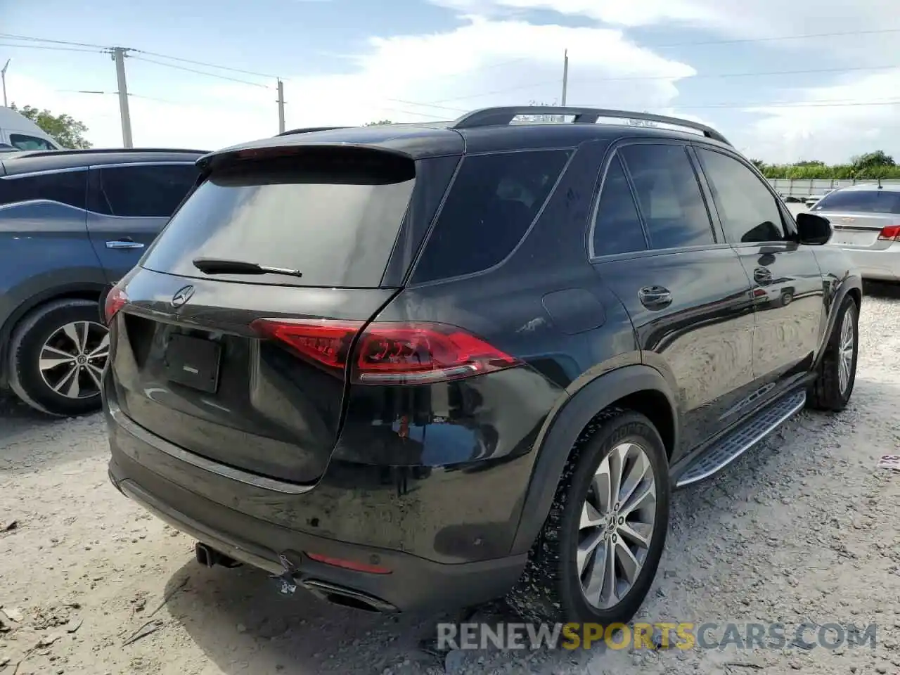 4 Photograph of a damaged car 4JGFB5KB5LA007018 MERCEDES-BENZ GLE-CLASS 2020