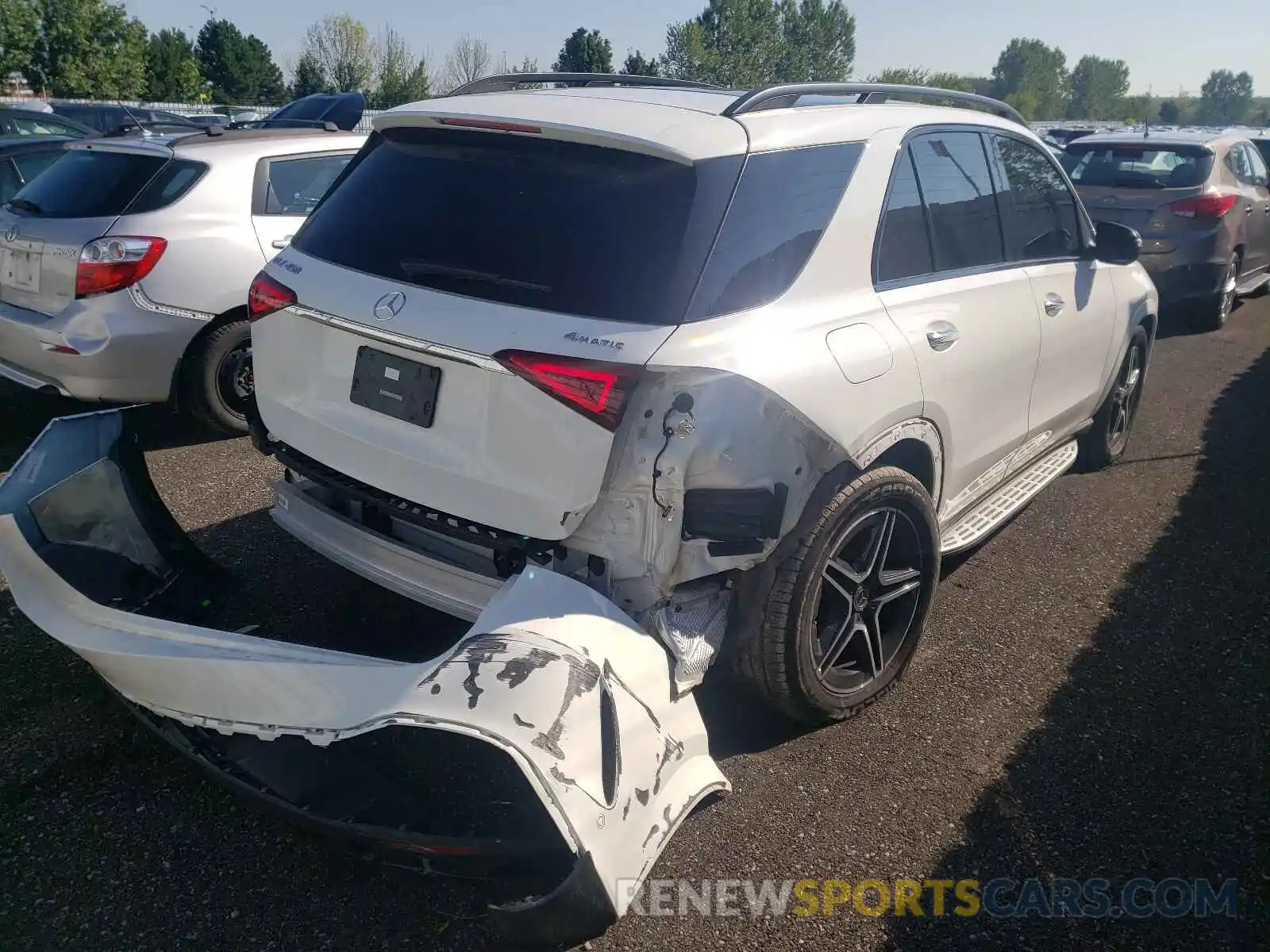 4 Photograph of a damaged car 4JGFB5KE5LA060568 MERCEDES-BENZ GLE-CLASS 2020