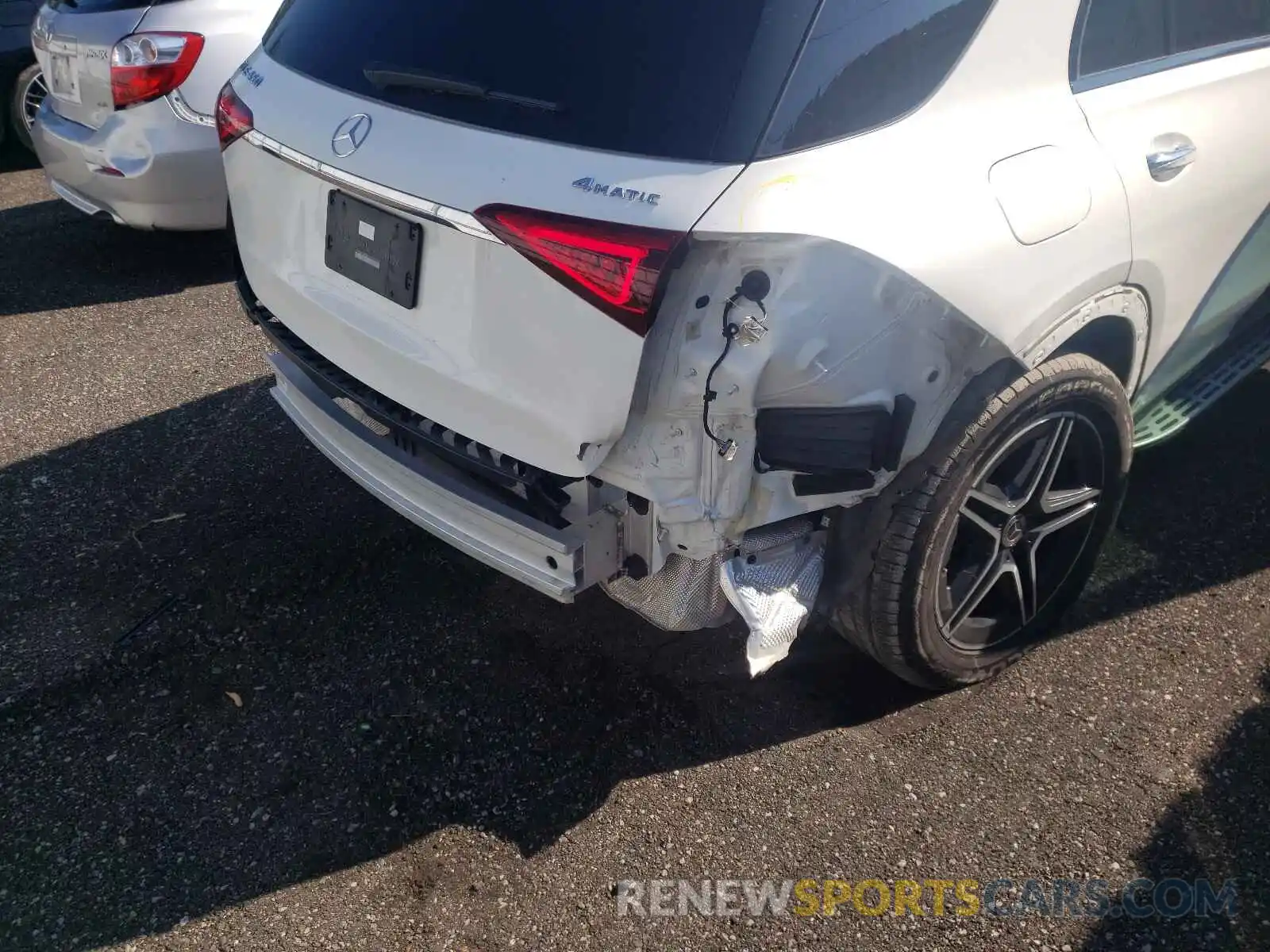 9 Photograph of a damaged car 4JGFB5KE5LA060568 MERCEDES-BENZ GLE-CLASS 2020