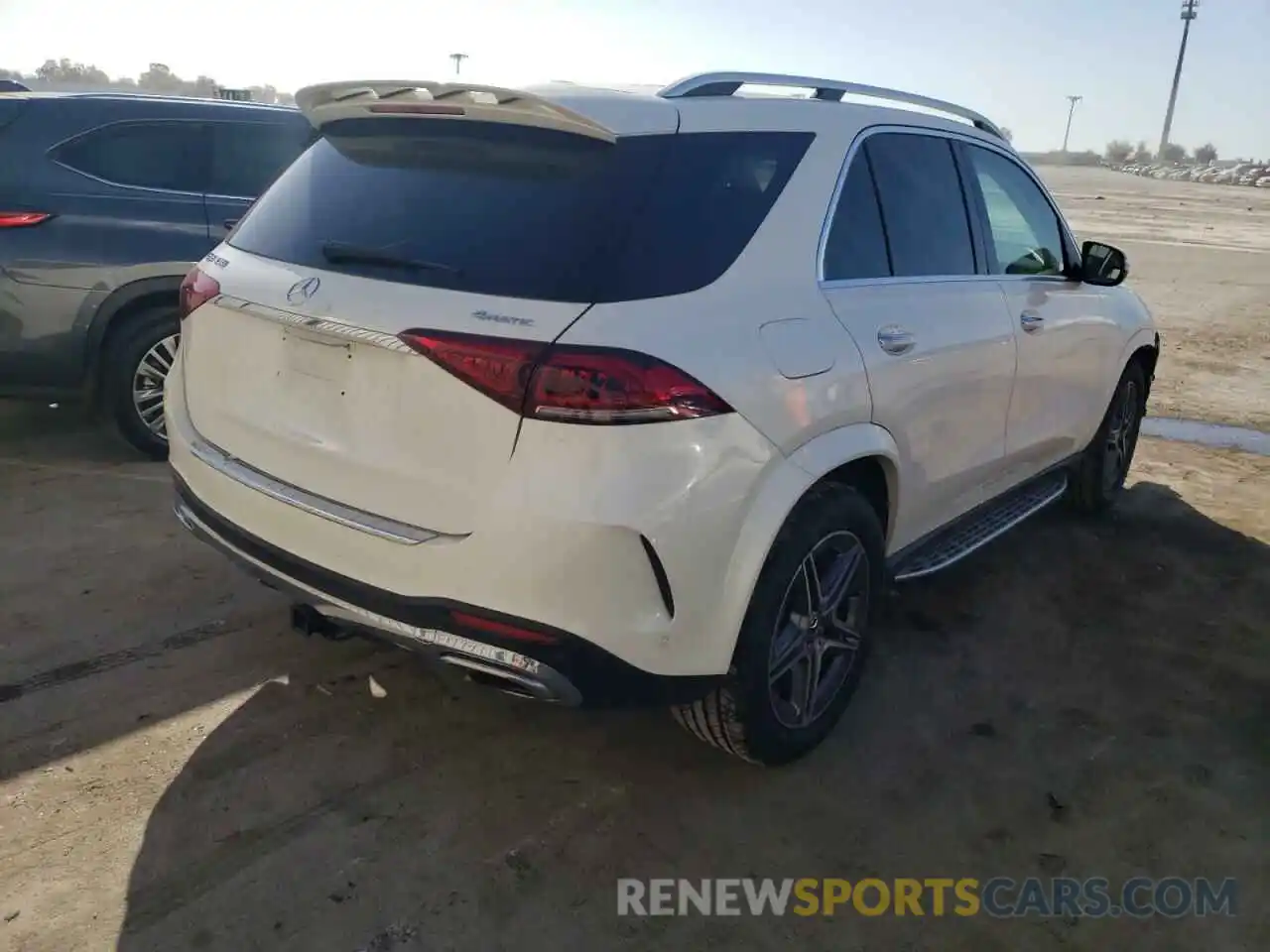 4 Photograph of a damaged car 4JGFB5KE9LA036659 MERCEDES-BENZ GLE-CLASS 2020