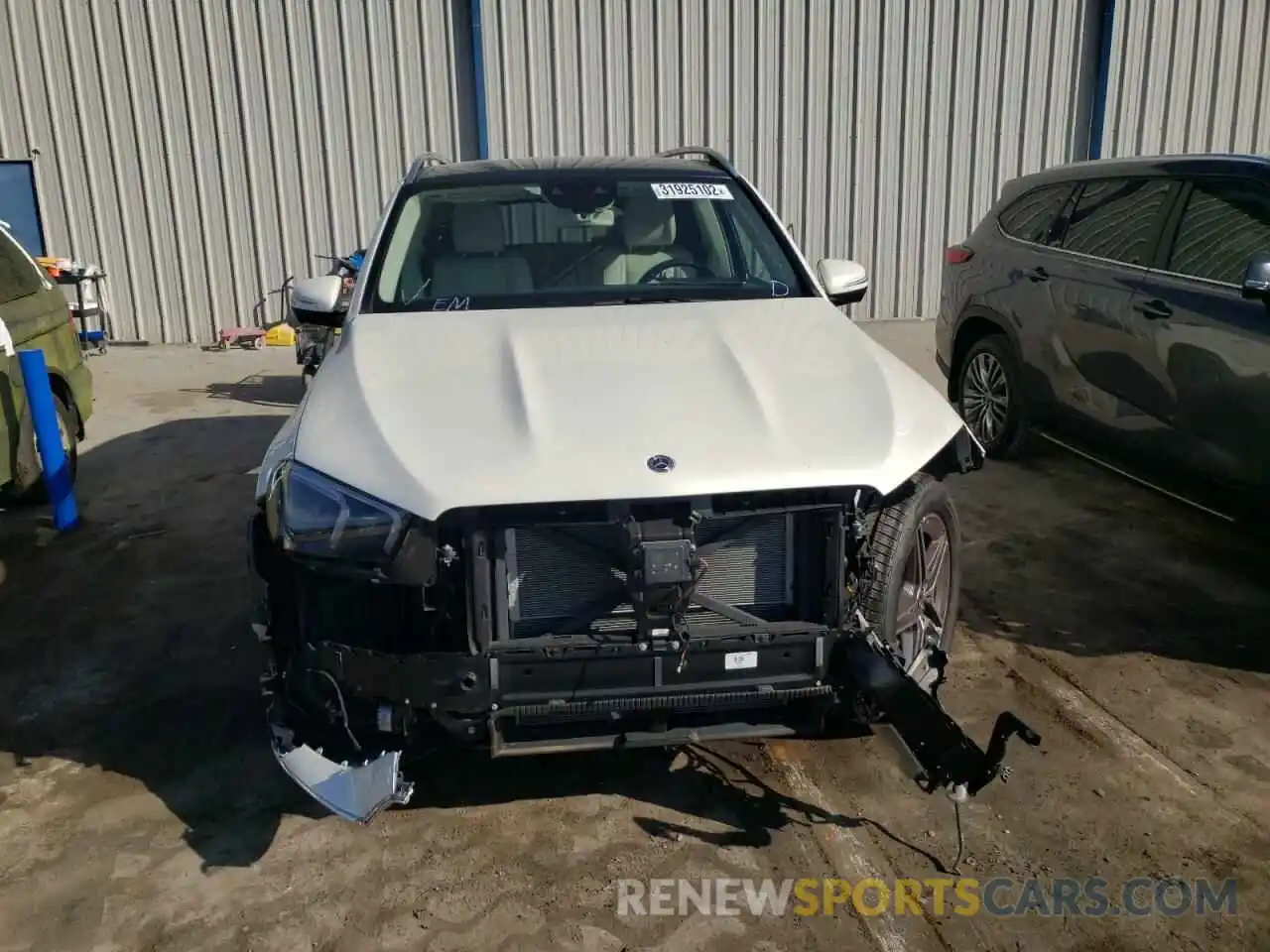 9 Photograph of a damaged car 4JGFB5KE9LA036659 MERCEDES-BENZ GLE-CLASS 2020