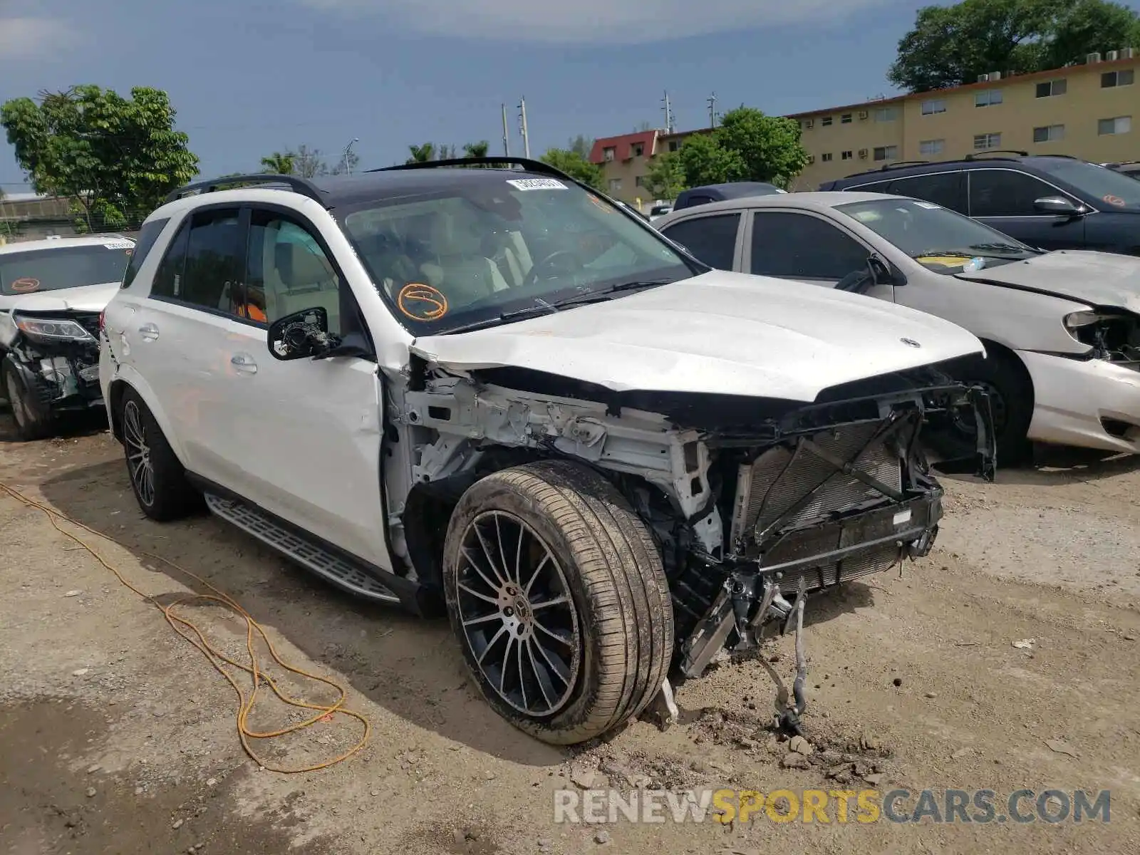 1 Photograph of a damaged car 4JGFB4JB1MA383096 MERCEDES-BENZ GLE-CLASS 2021