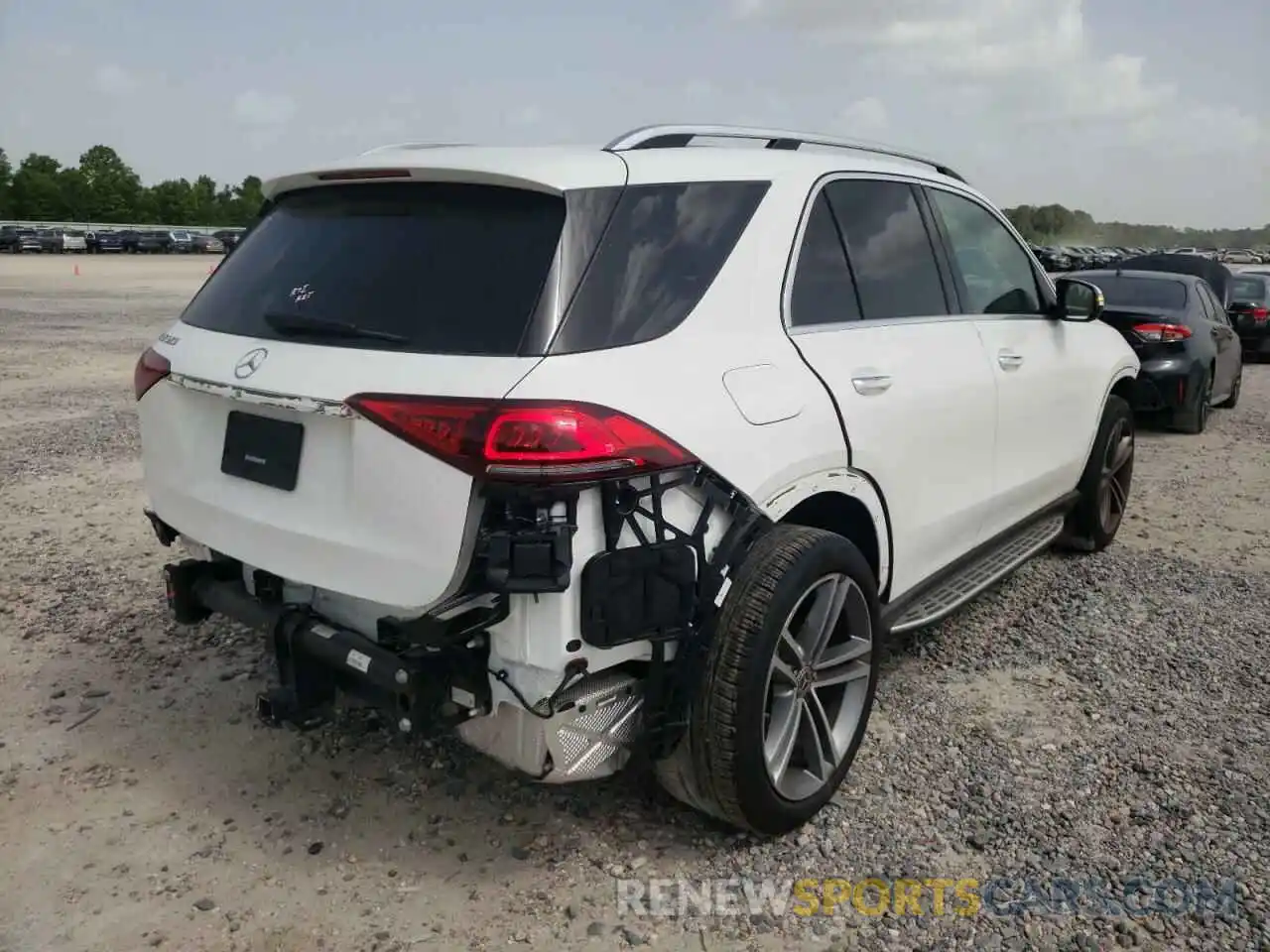 4 Photograph of a damaged car 4JGFB4JB6MA405657 MERCEDES-BENZ GLE-CLASS 2021