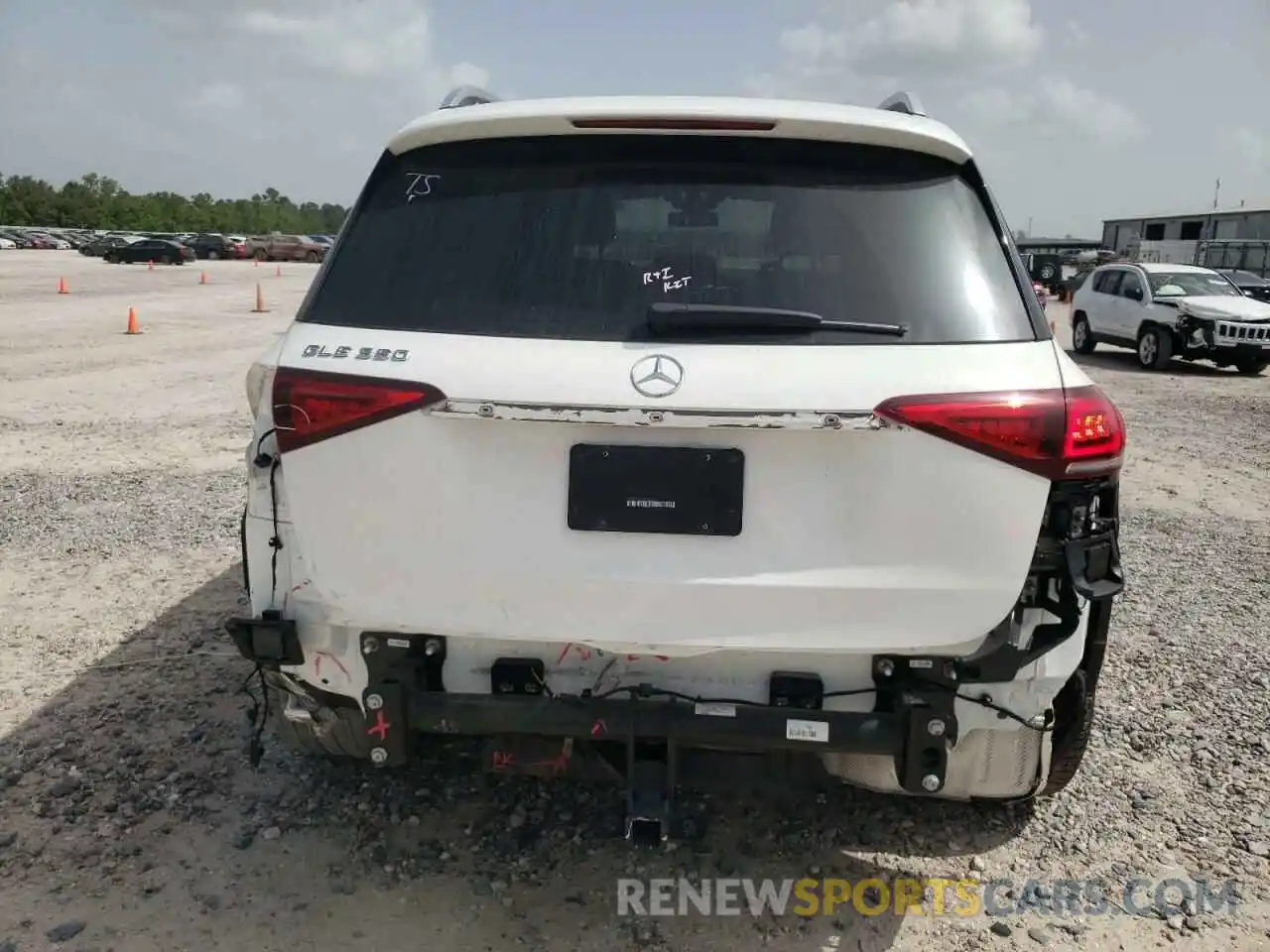 9 Photograph of a damaged car 4JGFB4JB6MA405657 MERCEDES-BENZ GLE-CLASS 2021