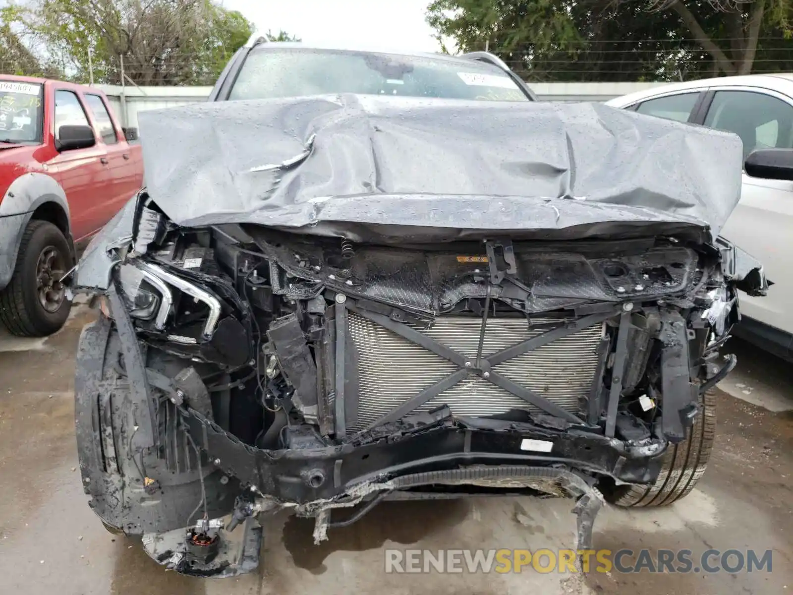 9 Photograph of a damaged car 4JGFB4JB9MA311448 MERCEDES-BENZ GLE-CLASS 2021