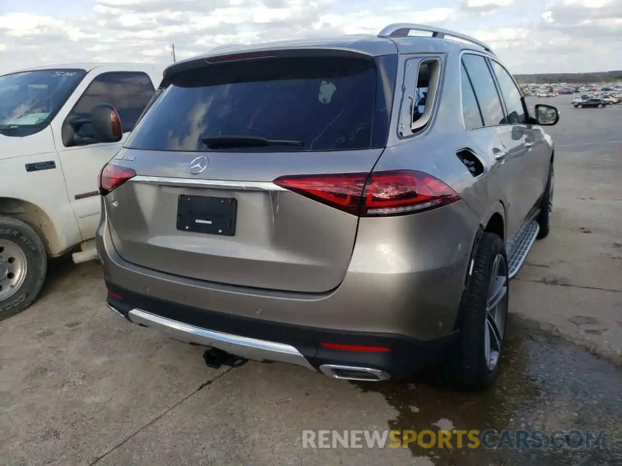 4 Photograph of a damaged car 4JGFB4JE3MA405187 MERCEDES-BENZ GLE-CLASS 2021