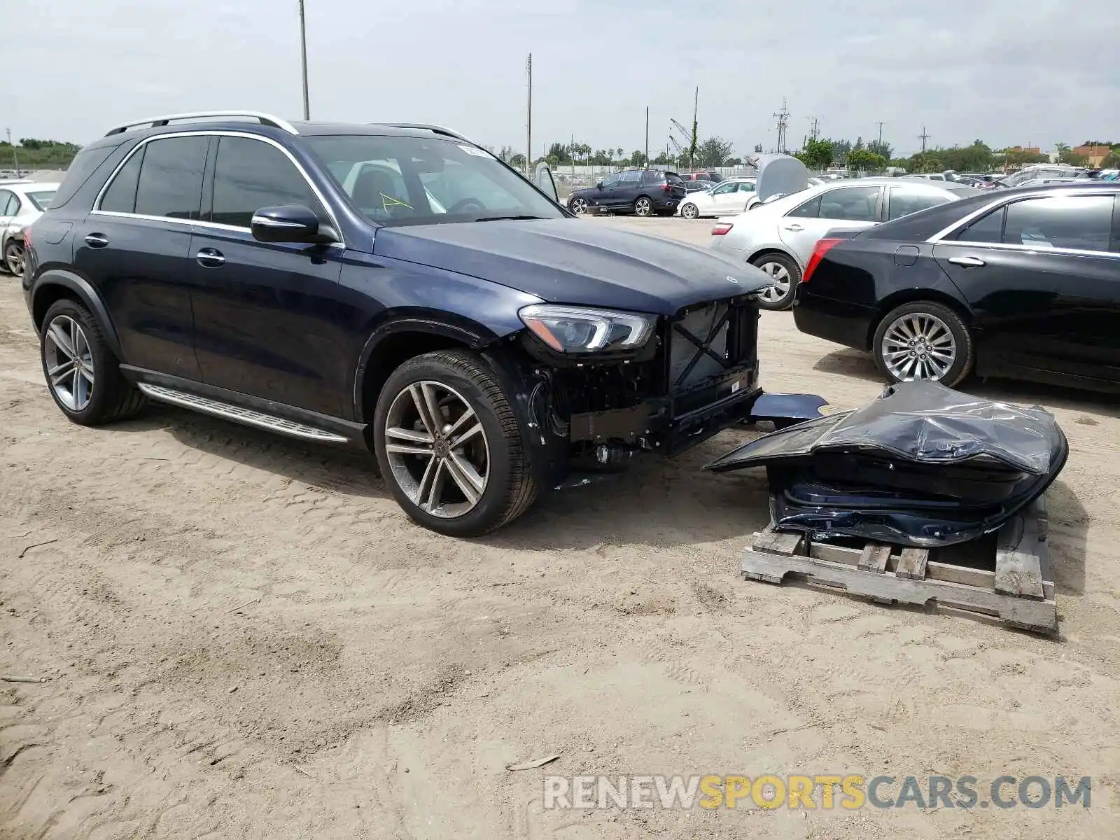 1 Photograph of a damaged car 4JGFB4JE8MA398396 MERCEDES-BENZ GLE-CLASS 2021