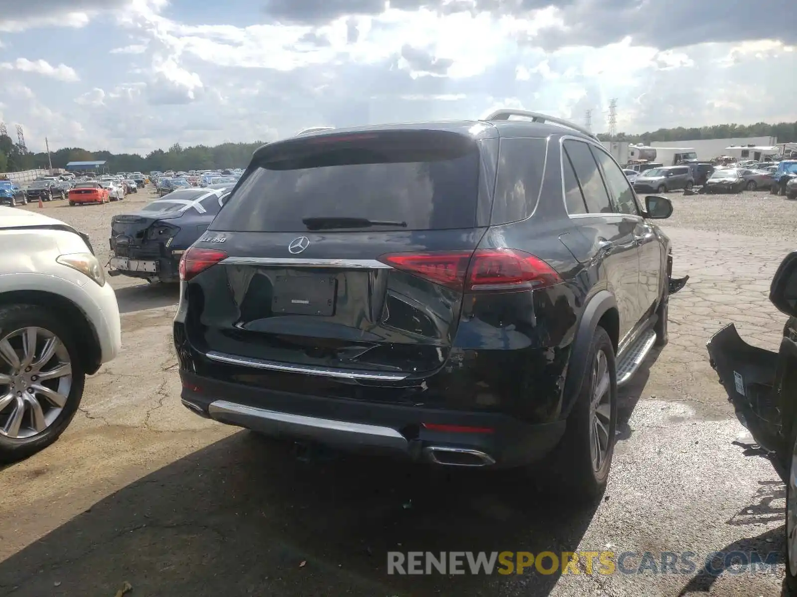 4 Photograph of a damaged car 4JGFB4JE8MA457530 MERCEDES-BENZ GLE-CLASS 2021