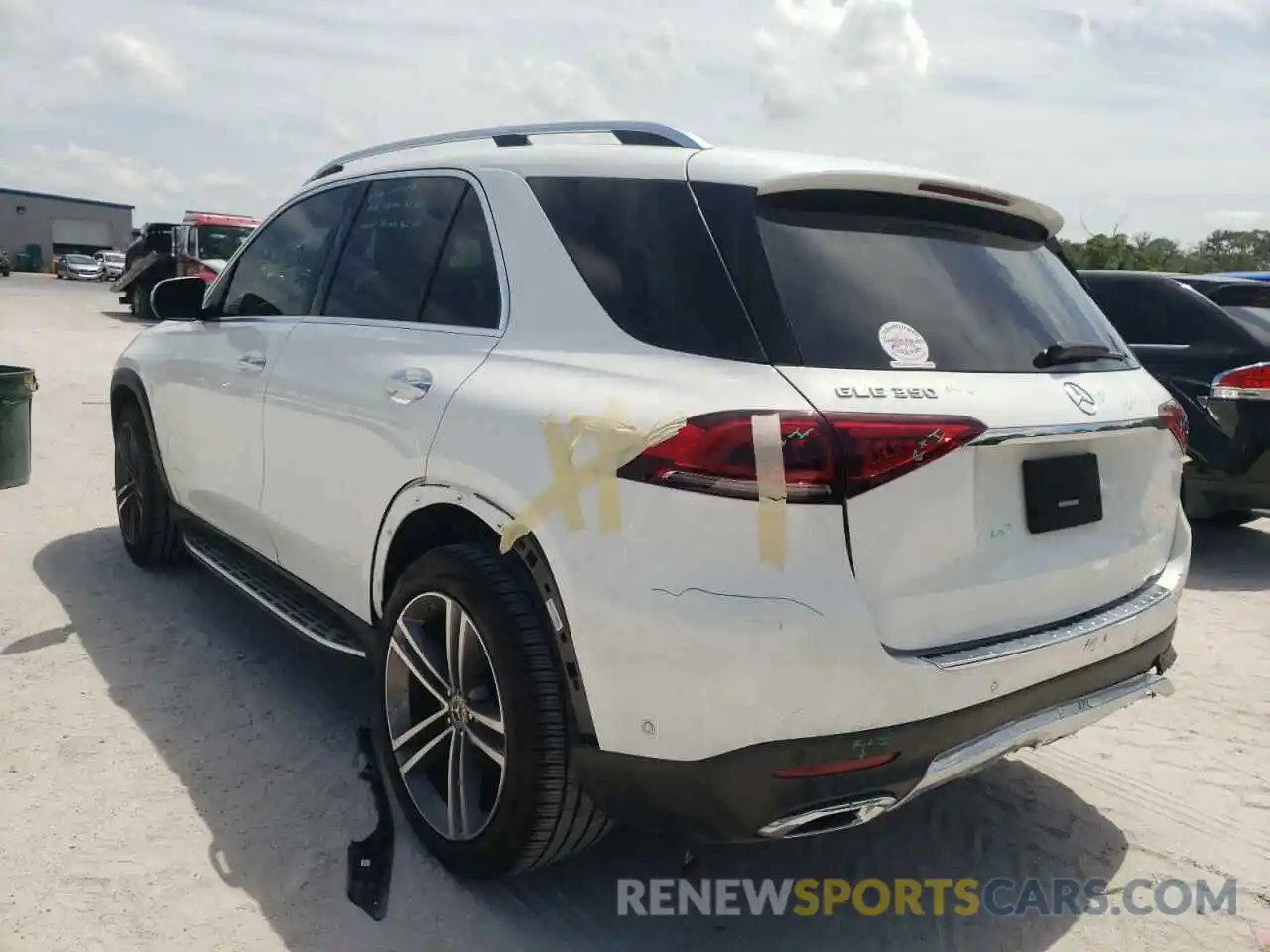 3 Photograph of a damaged car 4JGFB4JE9MA426626 MERCEDES-BENZ GLE-CLASS 2021