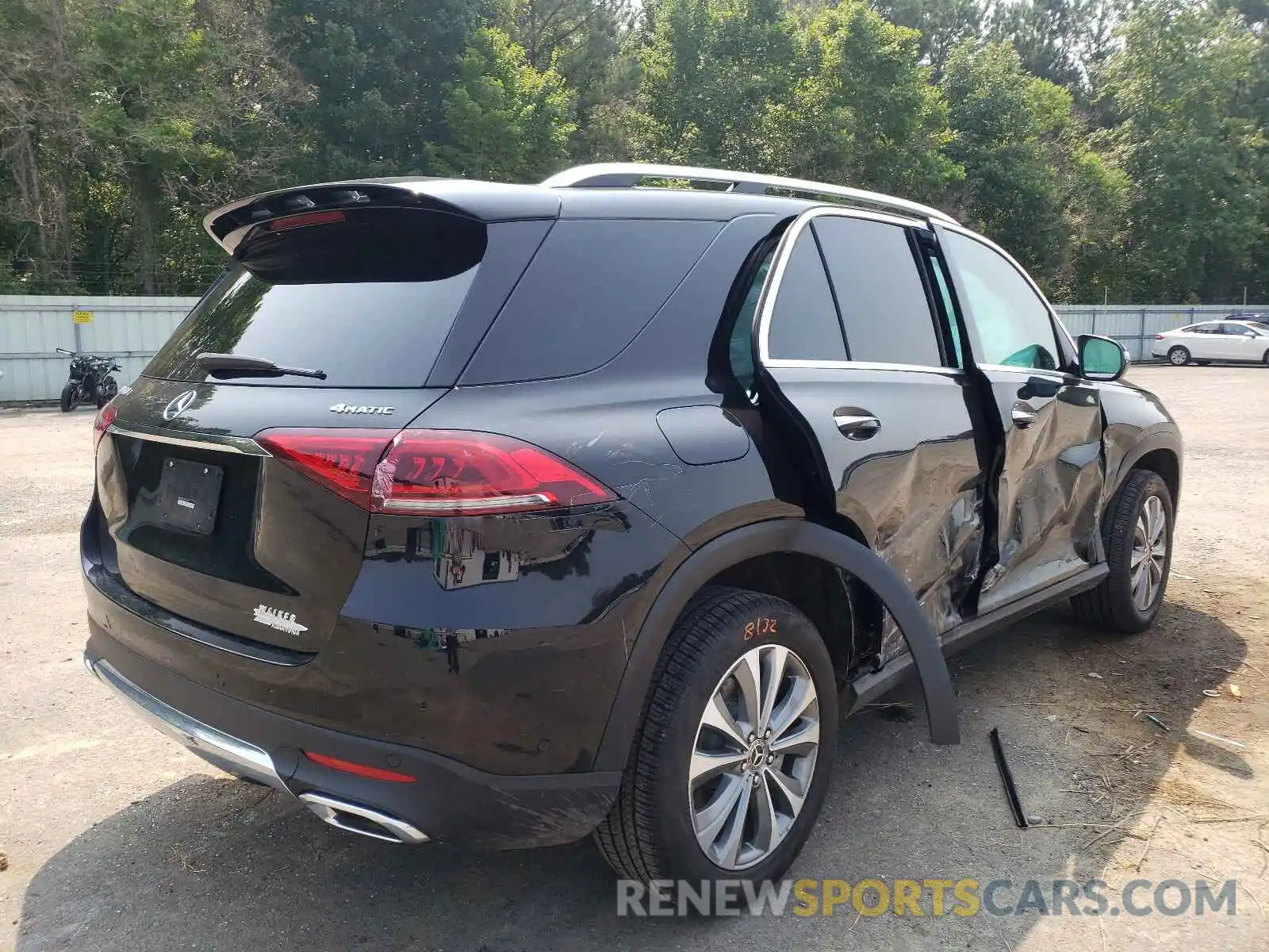 4 Photograph of a damaged car 4JGFB4KB1MA323804 MERCEDES-BENZ GLE-CLASS 2021