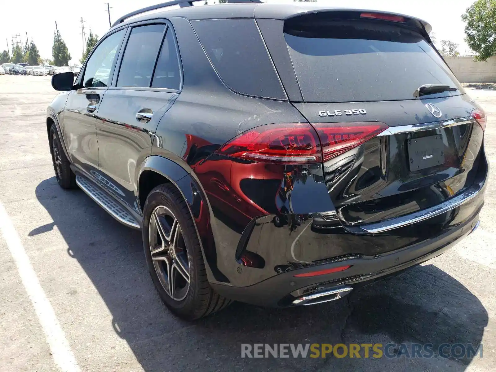 3 Photograph of a damaged car 4JGFB4KB3MA462591 MERCEDES-BENZ GLE-CLASS 2021