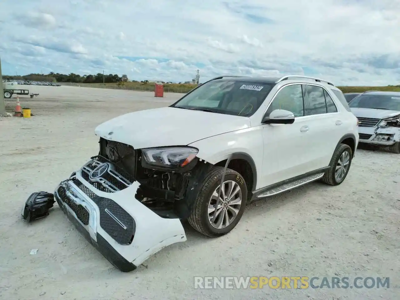 2 Photograph of a damaged car 4JGFB4KB3MA513345 MERCEDES-BENZ GLE-CLASS 2021