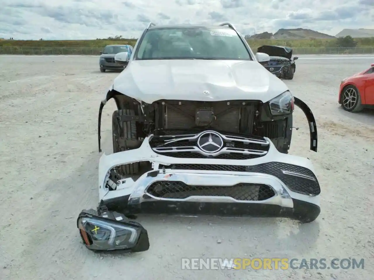 9 Photograph of a damaged car 4JGFB4KB3MA513345 MERCEDES-BENZ GLE-CLASS 2021