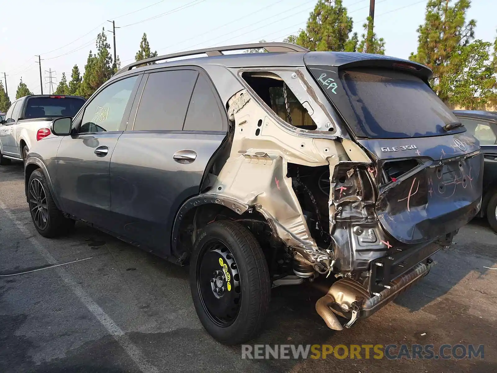 3 Photograph of a damaged car 4JGFB4KB4MA435304 MERCEDES-BENZ GLE-CLASS 2021