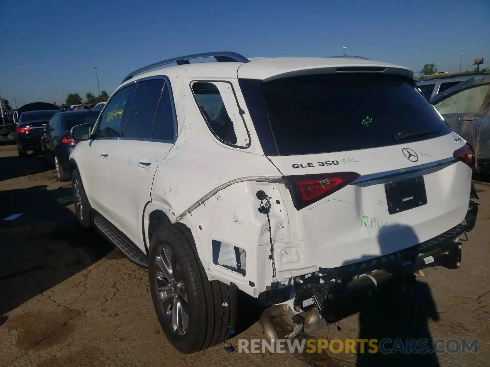 3 Photograph of a damaged car 4JGFB4KB7MA371114 MERCEDES-BENZ GLE-CLASS 2021