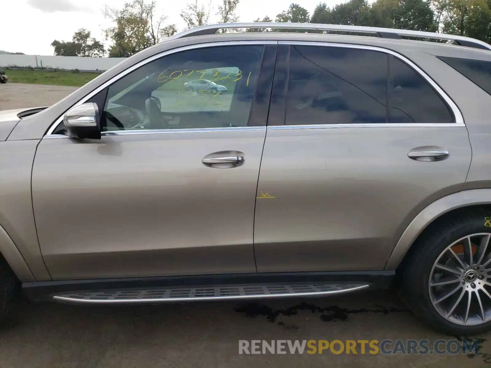 9 Photograph of a damaged car 4JGFB4KB9MA484496 MERCEDES-BENZ GLE-CLASS 2021