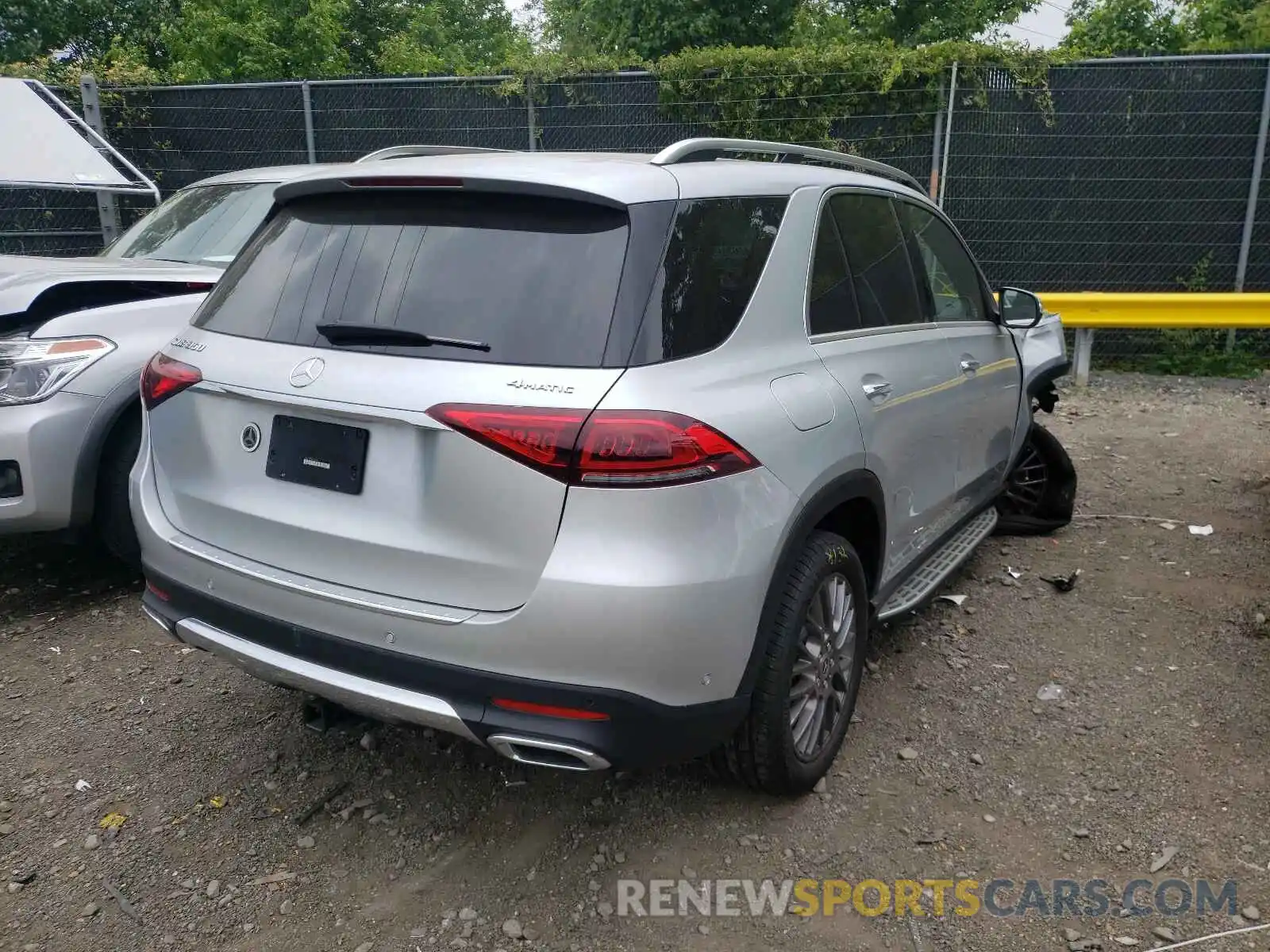 4 Photograph of a damaged car 4JGFB4KE4MA360422 MERCEDES-BENZ GLE-CLASS 2021