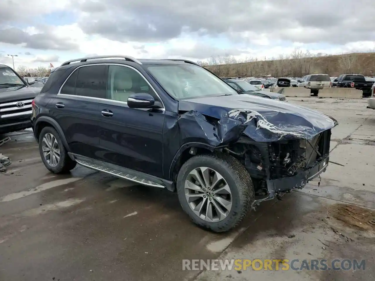 4 Photograph of a damaged car 4JGFB4KE4MA388818 MERCEDES-BENZ GLE-CLASS 2021