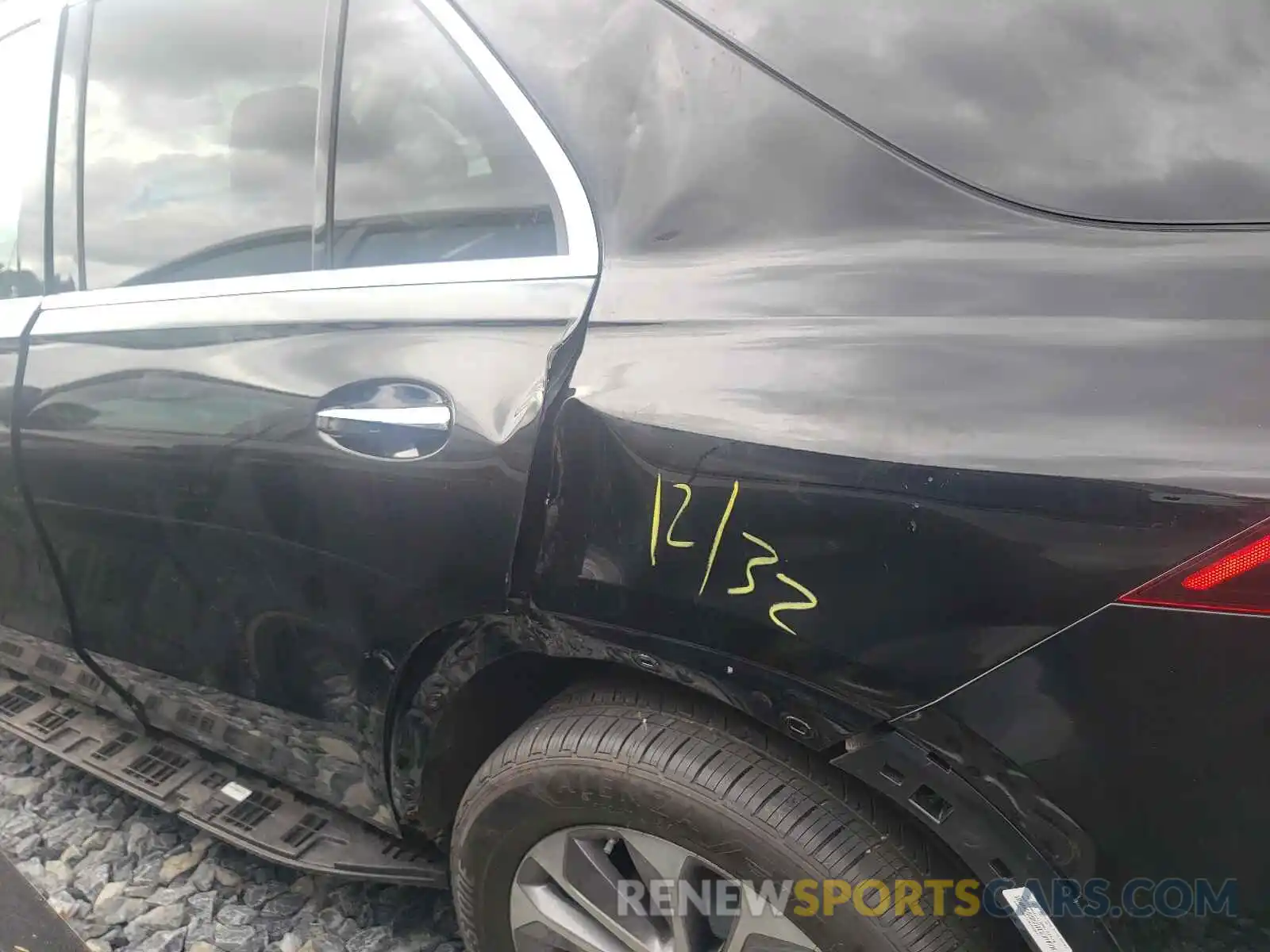 9 Photograph of a damaged car 4JGFB4KE4MA523232 MERCEDES-BENZ GLE-CLASS 2021