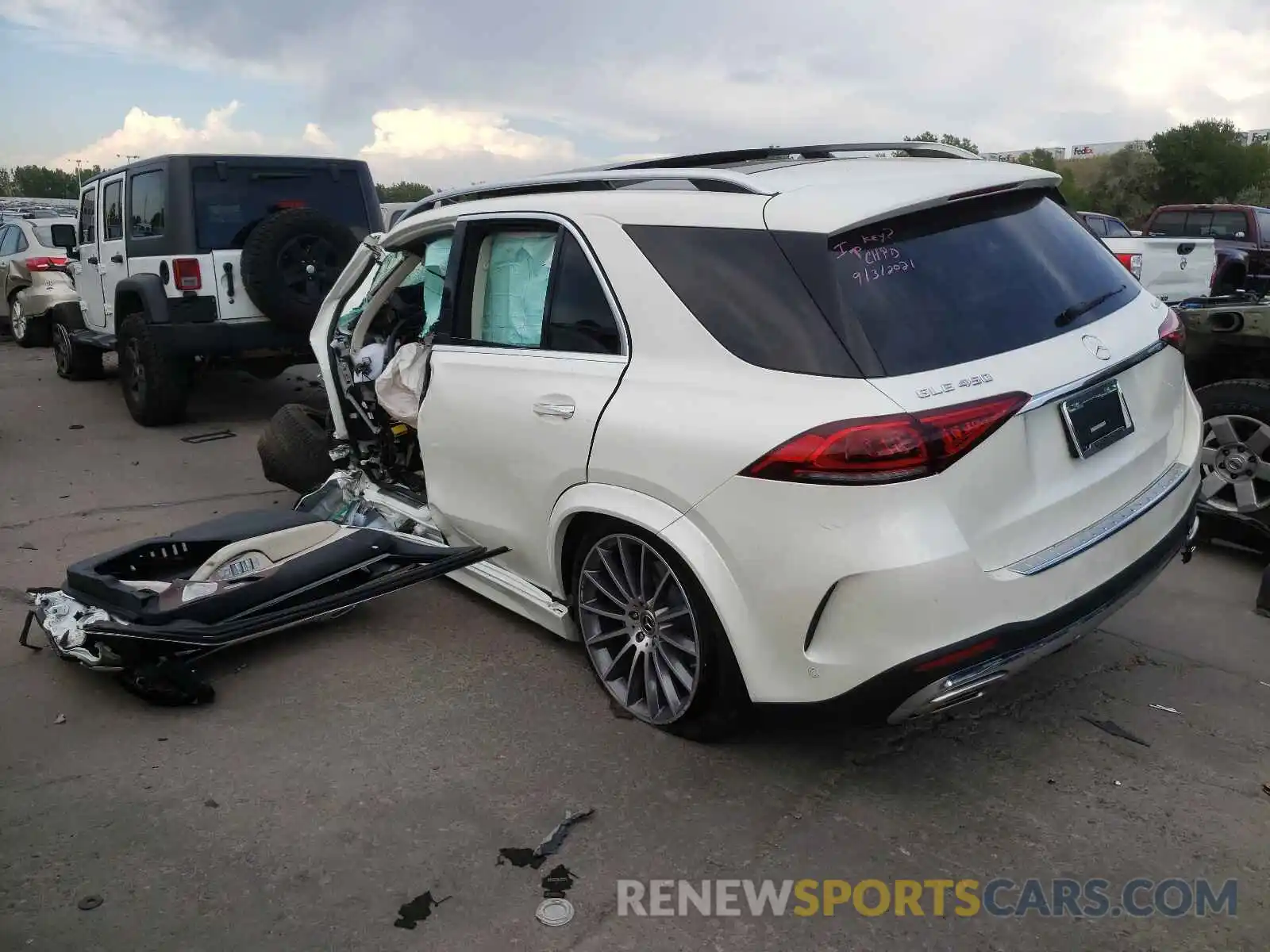 3 Photograph of a damaged car 4JGFB5KBXMA552312 MERCEDES-BENZ GLE-CLASS 2021