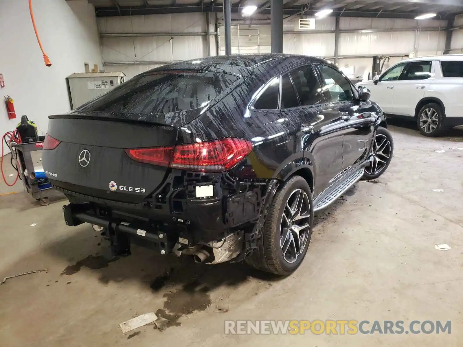 4 Photograph of a damaged car 4JGFD6BB6MA193234 MERCEDES-BENZ GLE-CLASS 2021