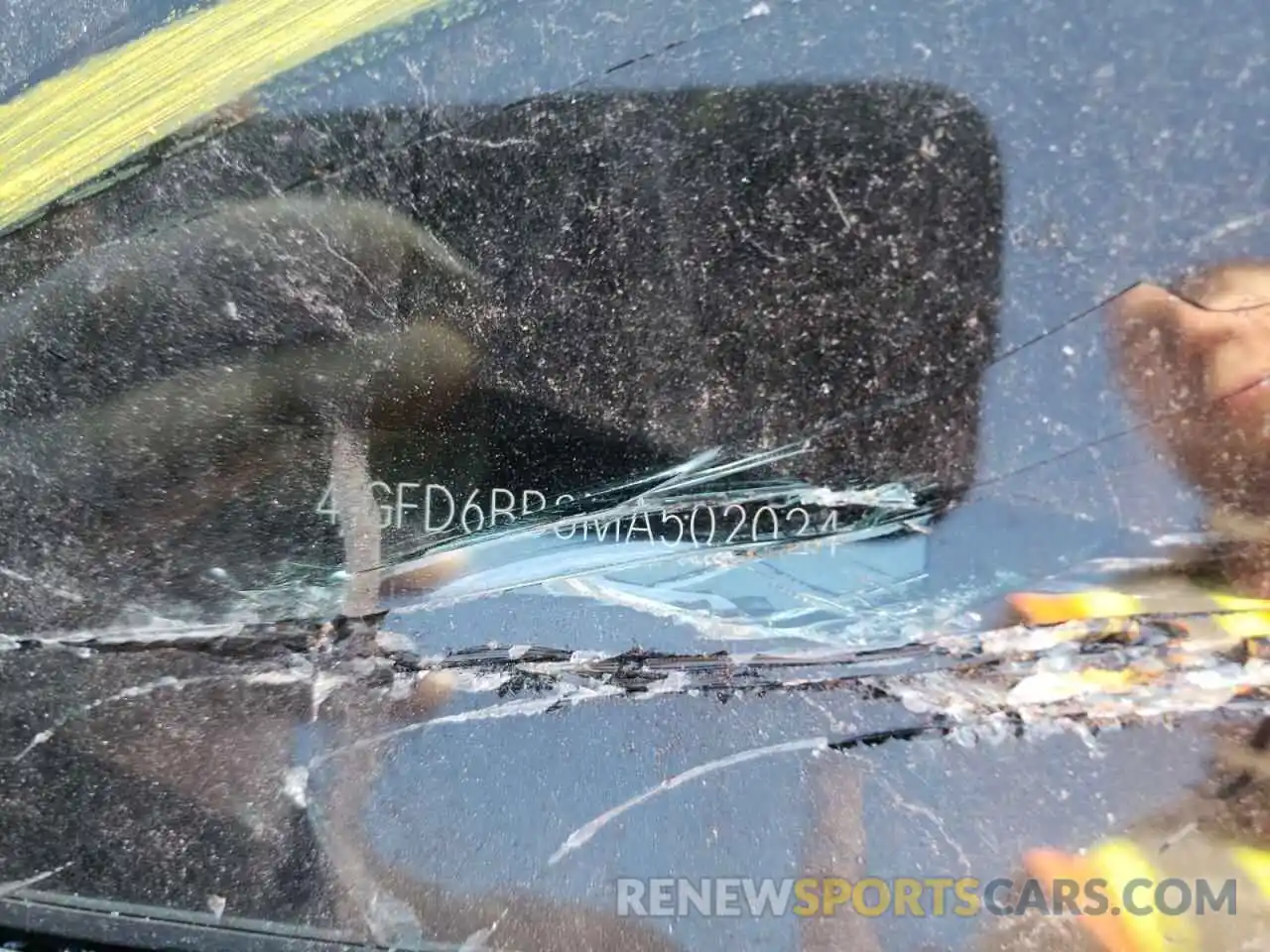 10 Photograph of a damaged car 4JGFD6BB8MA502024 MERCEDES-BENZ GLE-CLASS 2021