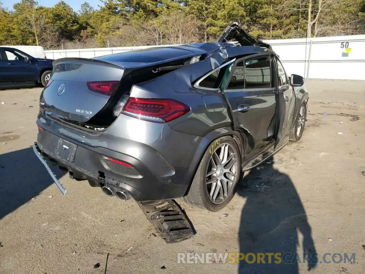 4 Photograph of a damaged car 4JGFD6BB8MA502024 MERCEDES-BENZ GLE-CLASS 2021