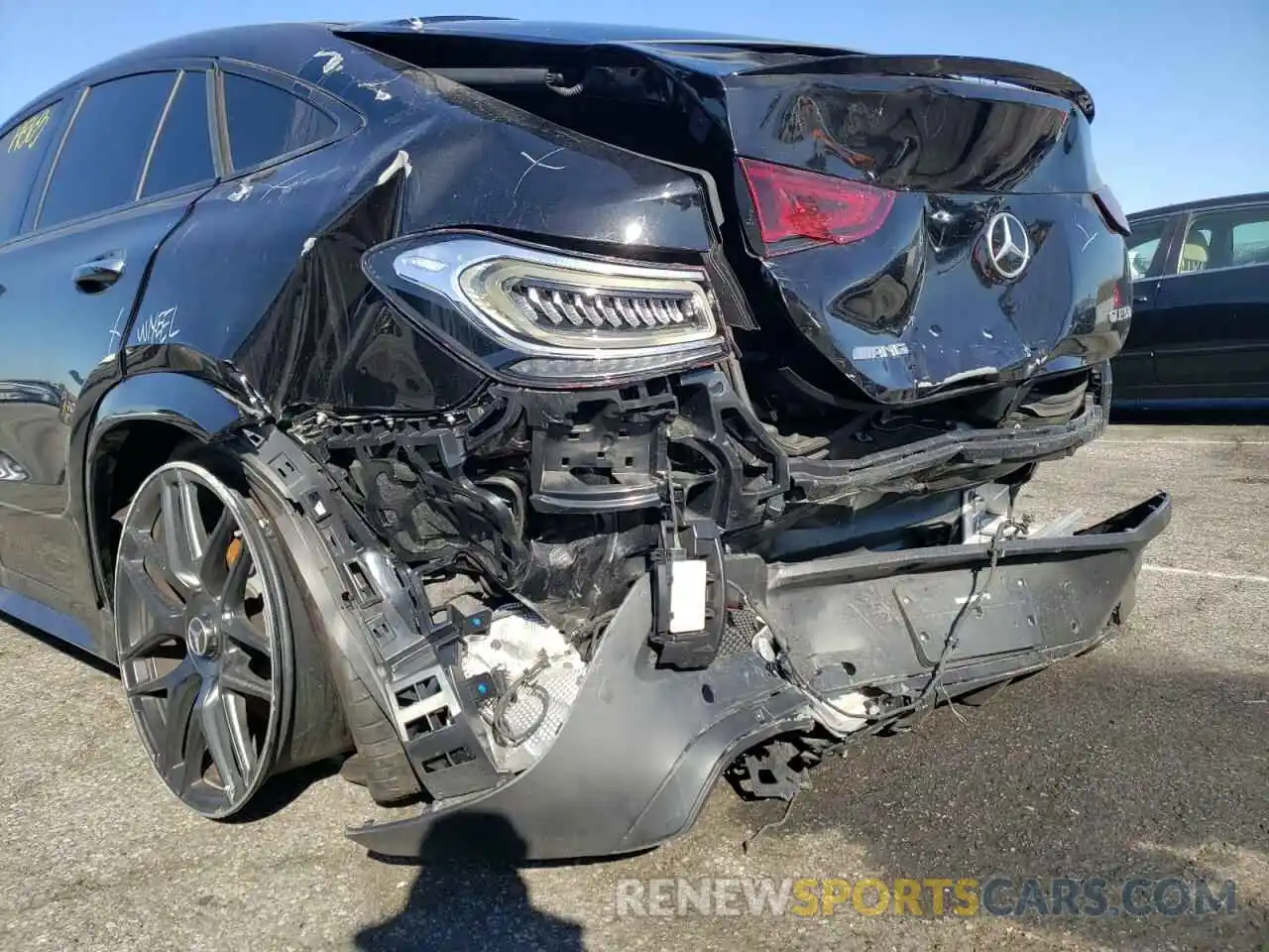 9 Photograph of a damaged car 4JGFD6BB9MA399616 MERCEDES-BENZ GLE-CLASS 2021