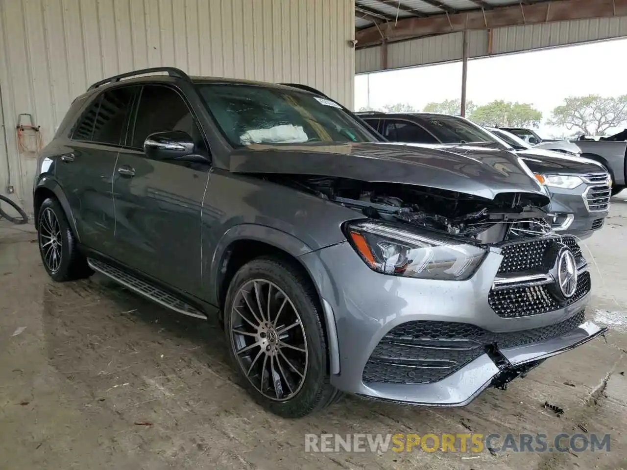 4 Photograph of a damaged car 4JGFB4JB1NA618968 MERCEDES-BENZ GLE-CLASS 2022