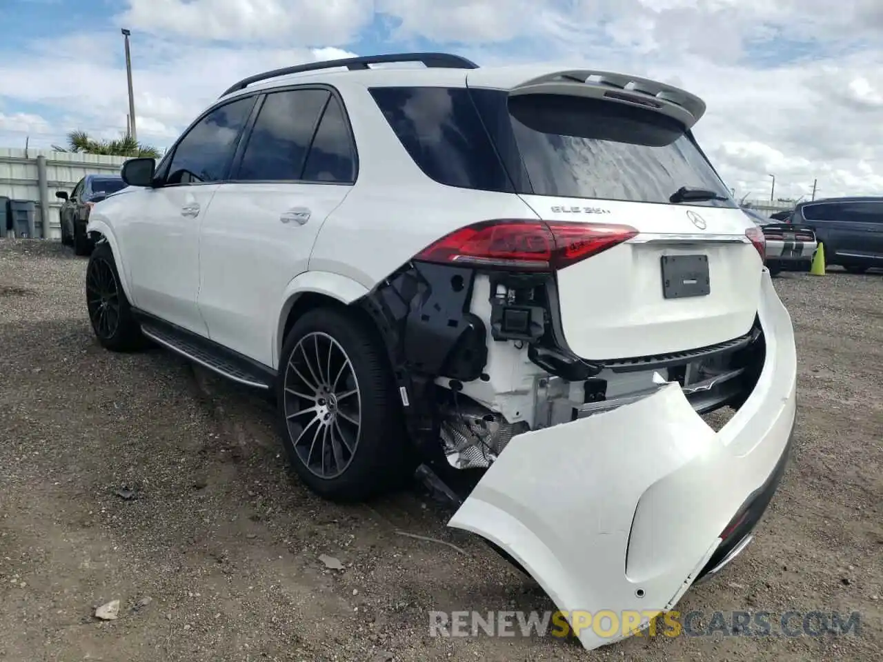 3 Photograph of a damaged car 4JGFB4JB4NA580863 MERCEDES-BENZ GLE-CLASS 2022