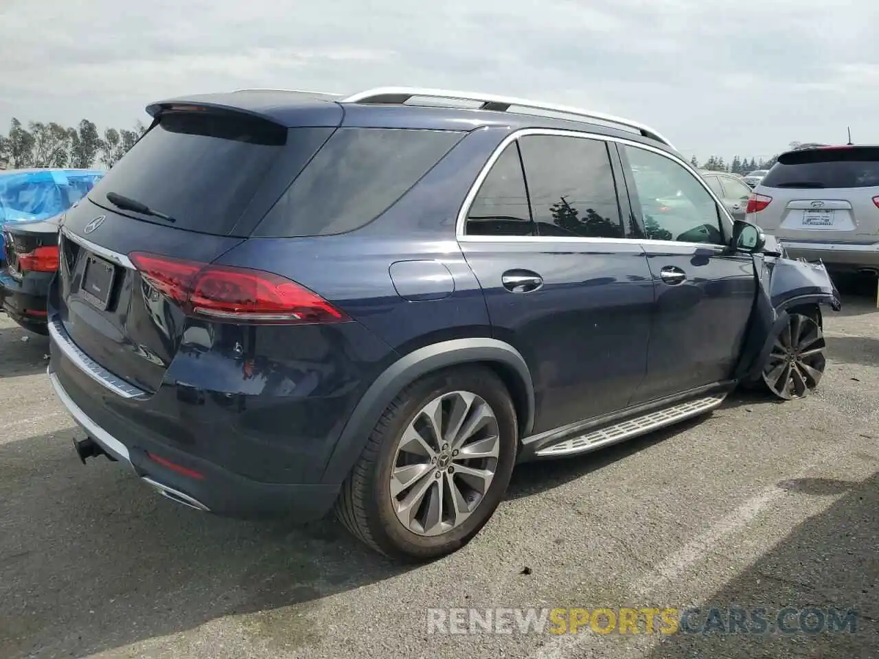 3 Photograph of a damaged car 4JGFB4JB6NA749023 MERCEDES-BENZ GLE-CLASS 2022